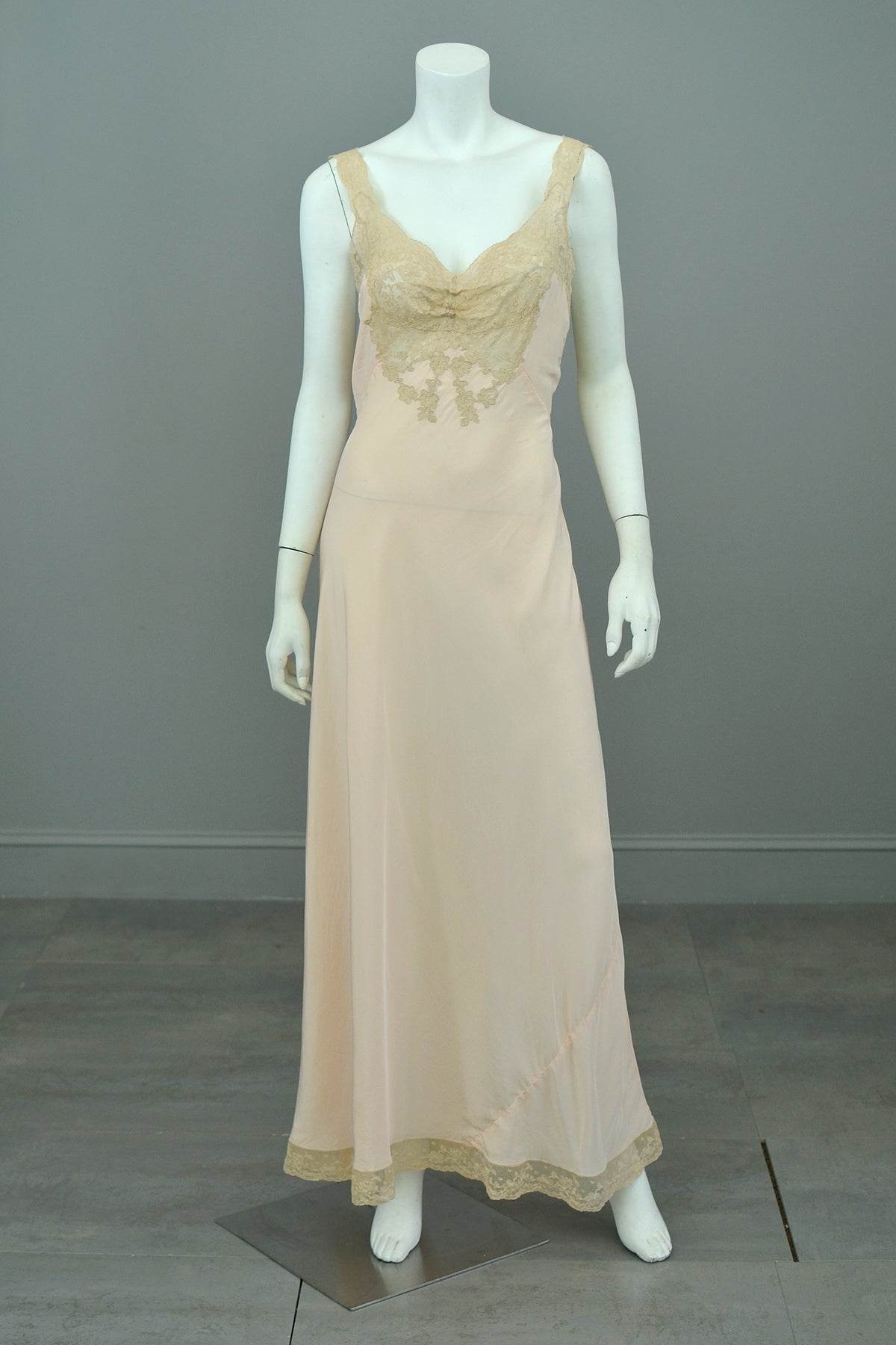 1930s Pure Peach Silk with Ecru Lace Bodice Hollywood Glam Slip Dress Gown
