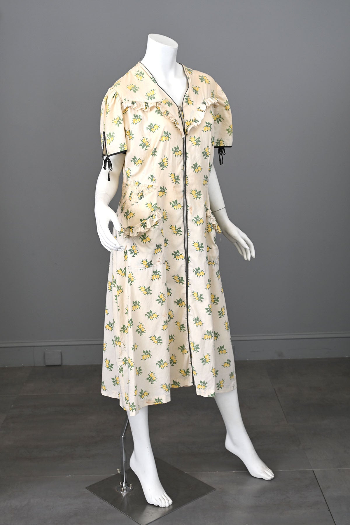 1930s Zip Front Rose Print House Dress