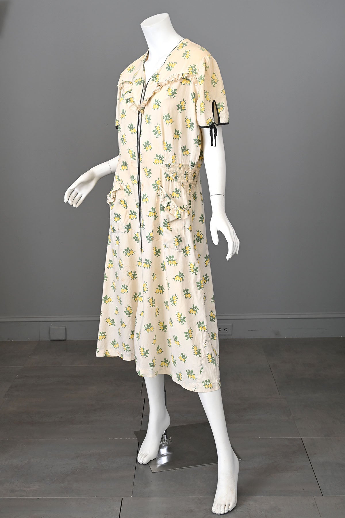 1930s Zip Front Rose Print House Dress