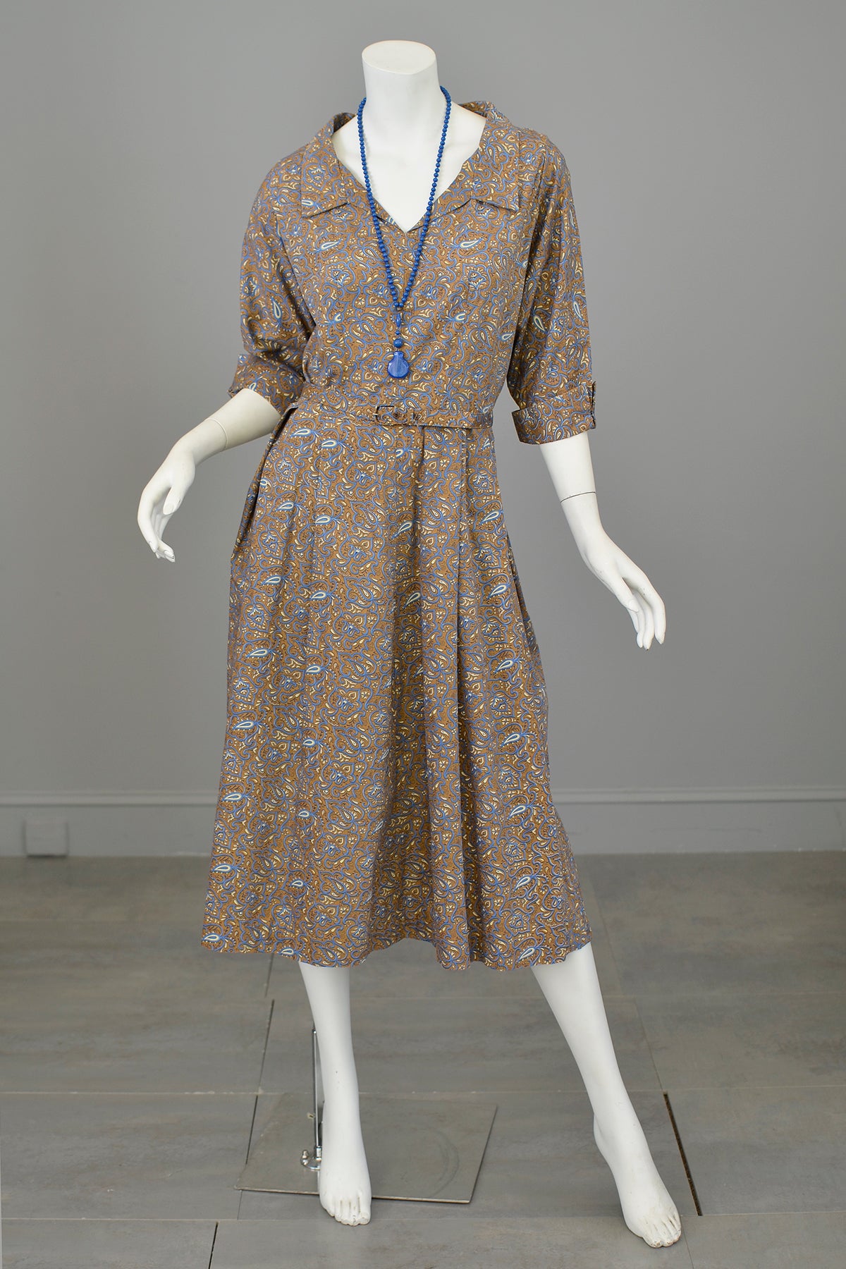 1940s early 50s Floral Paisley Novelty Print Dress | Vintage Working G 1940s early 50s Floral Paisley Novelty Print Dress | Vintage Working G