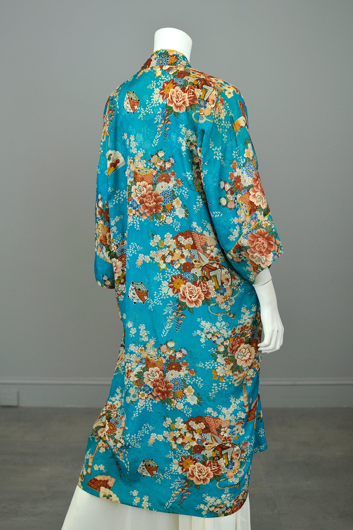 1940s Hand Printed Rayon Kimono Robe made in Japan