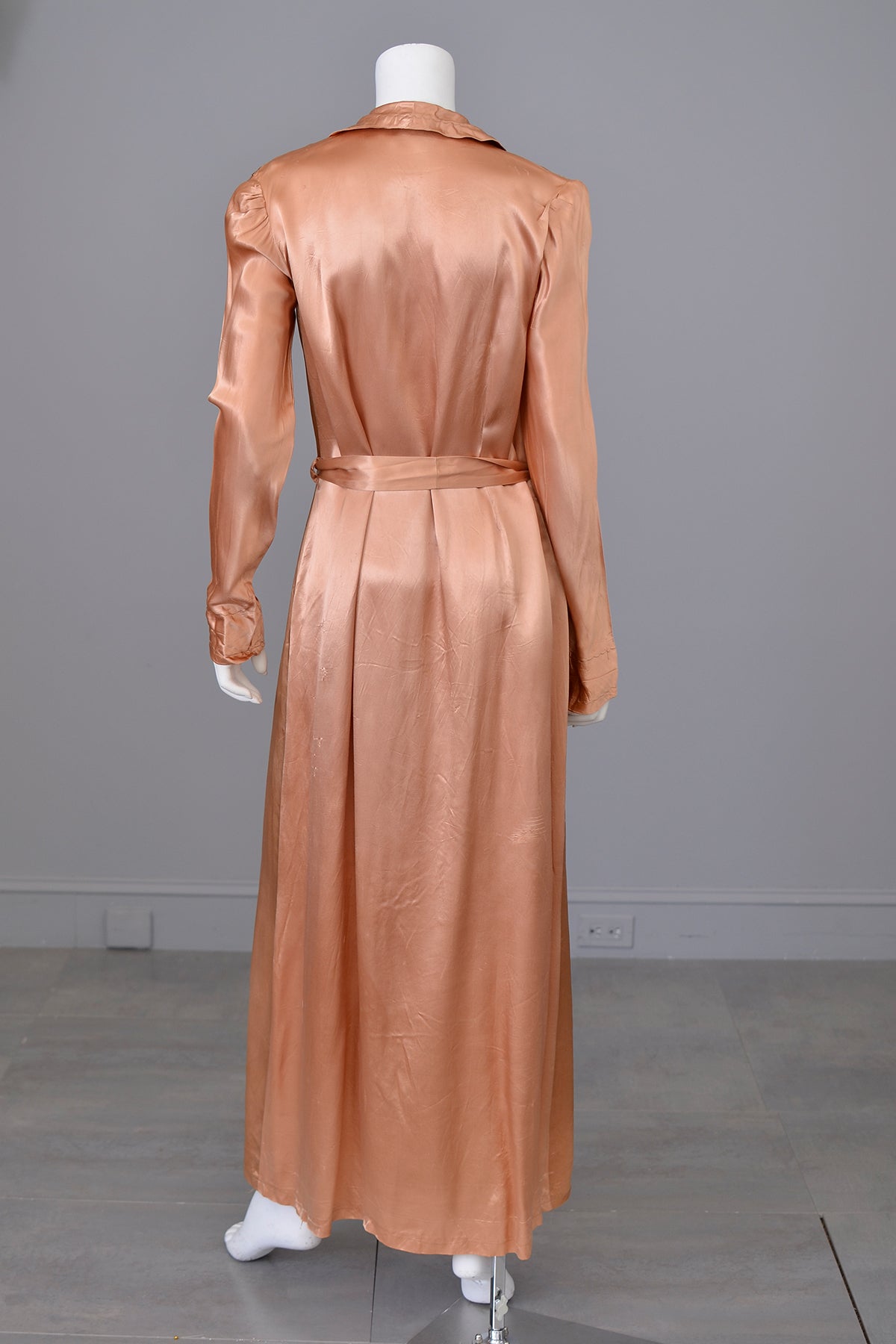 1940s Copper Satin Lounging Robe | VintageVirtuosa