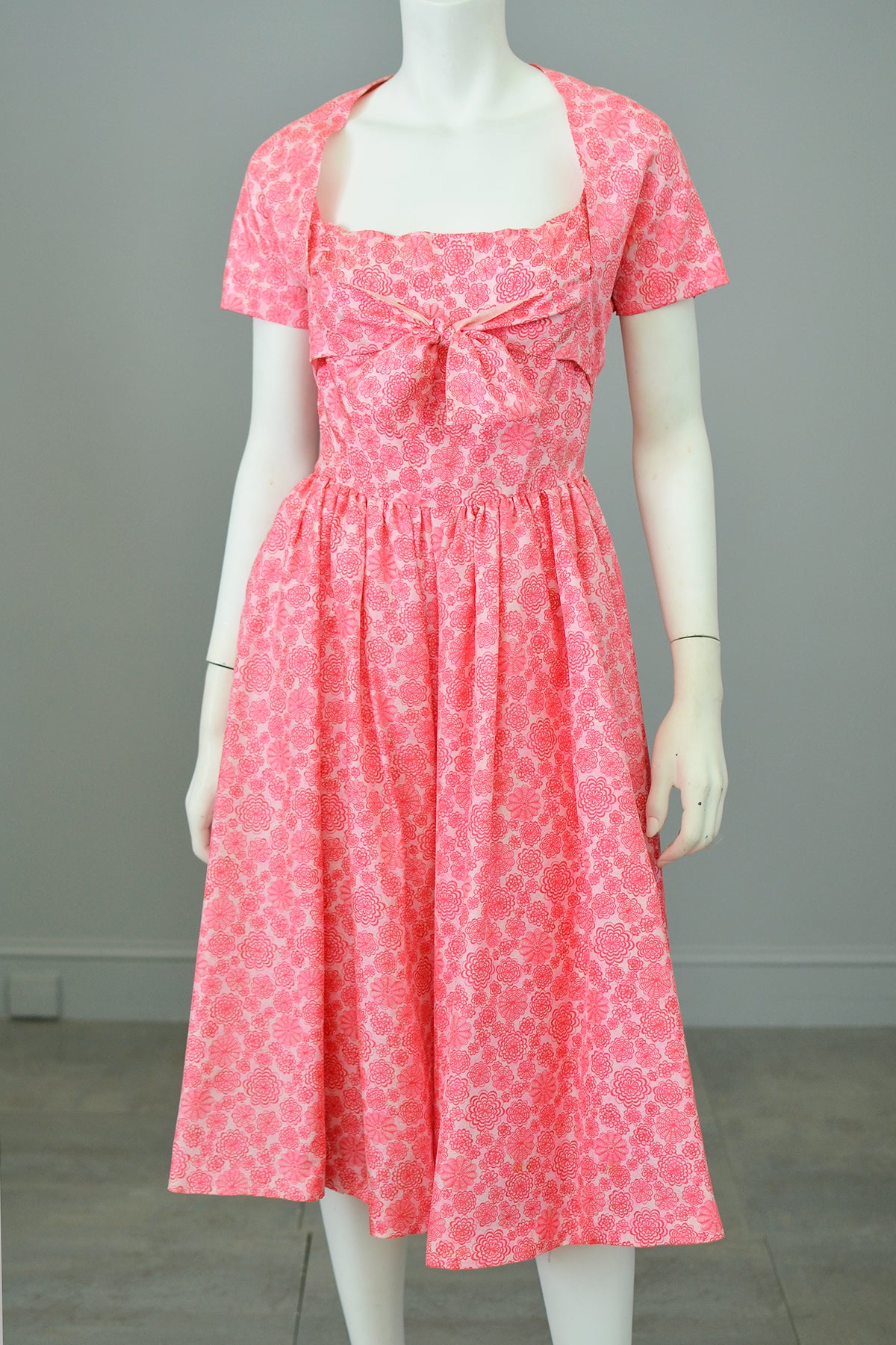 barbie hot pink dress 1950s Barbie Hot Pink Pinwheels Print Fit and Flare Party Dress with A