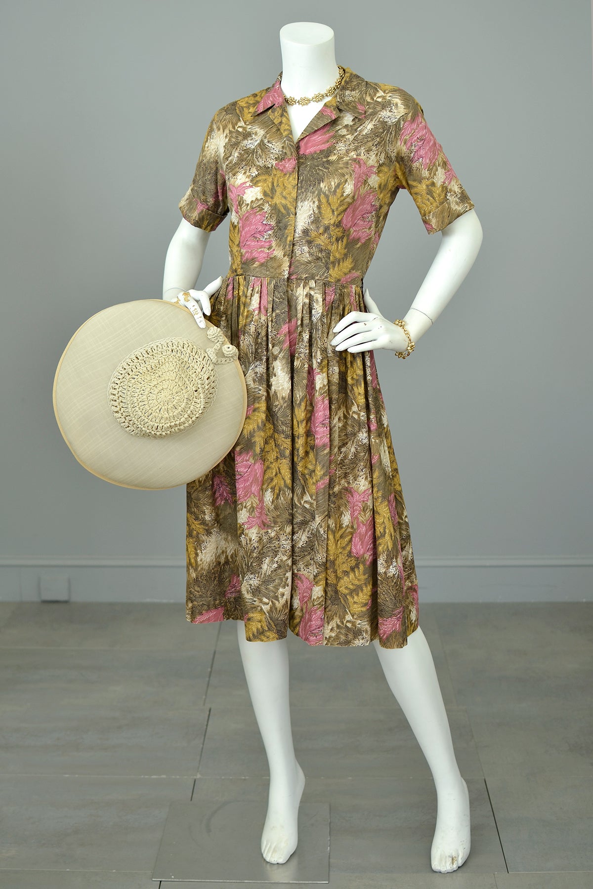 1950s Taupe Gold Pink Feathery Leaf Novelty Print Shirtwaist Dress | VintageVirtuosa 1950s Taupe Gold Pink Feathery Leaf Novelty Print Shirtwaist Dress | VintageVirtuosa