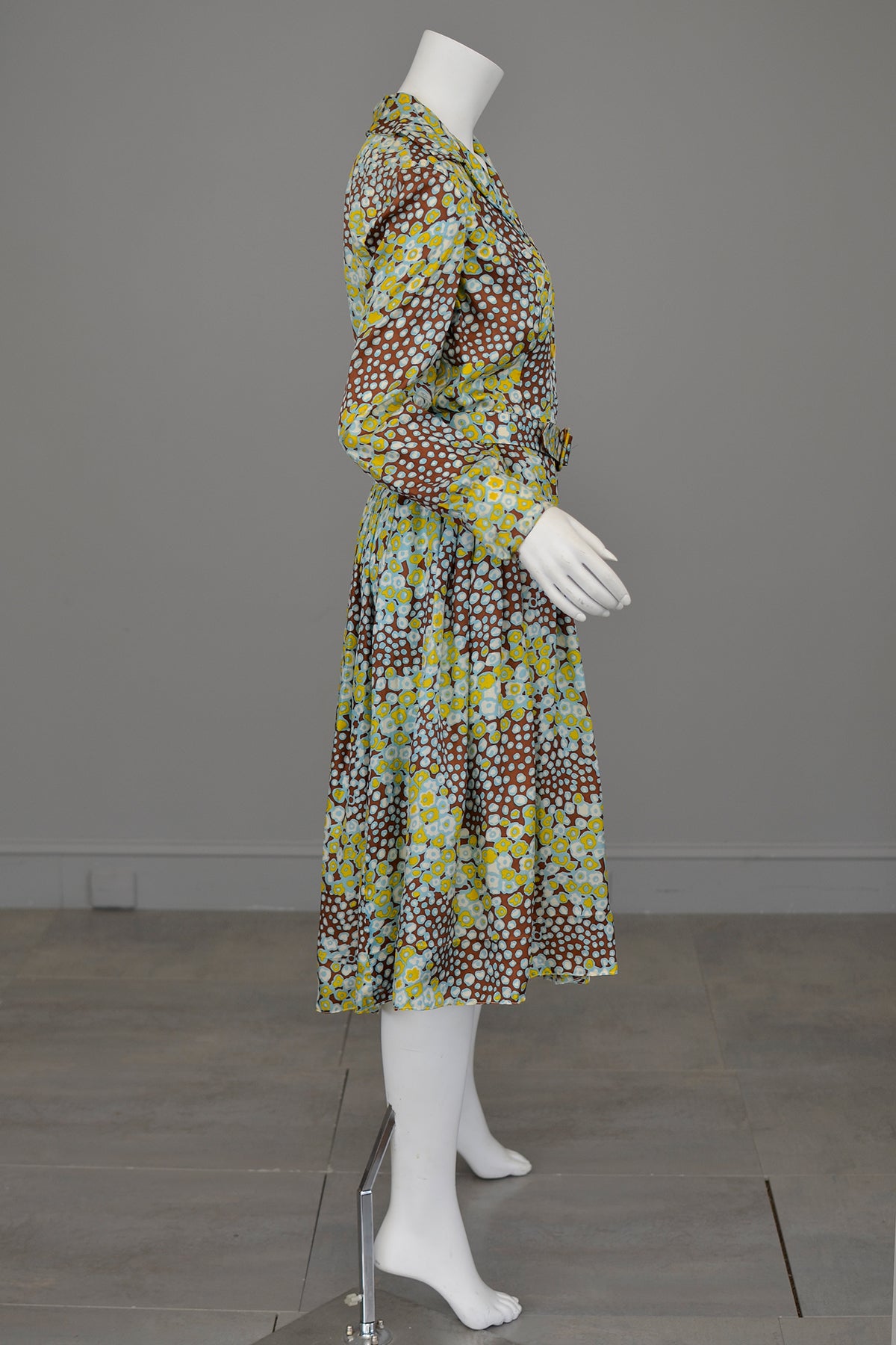 1960s Atomic Bubbles Polka Dot Novelty Print Shirtwaist Dress