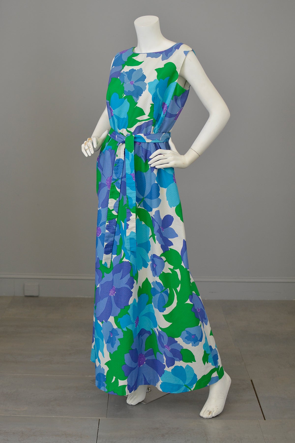 1970s Malia Honolulu Purple Blue Green Hawaiian Floral Print Wrap Arou 1970s Malia Honolulu Purple Blue Green Hawaiian Floral Print Wrap Arou