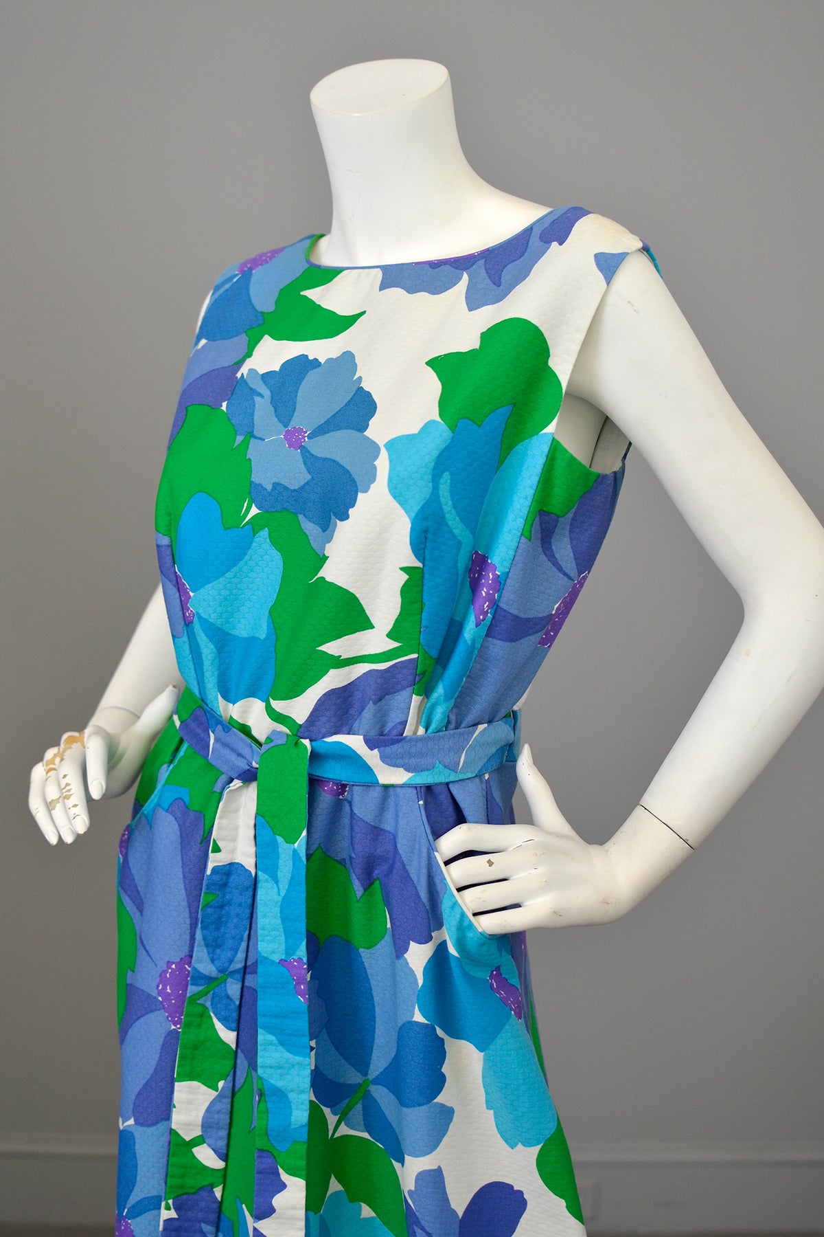 1970s Malia Honolulu Purple Blue Green Hawaiian Floral Print Wrap Arou | VintageVirtuosa 1970s Malia Honolulu Purple Blue Green Hawaiian Floral Print Wrap Arou | VintageVirtuosa