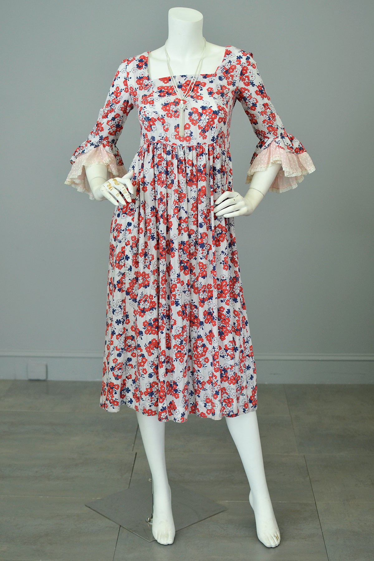1970s Floral Print Ruffle Sleeves Baby Doll Peasant Dress