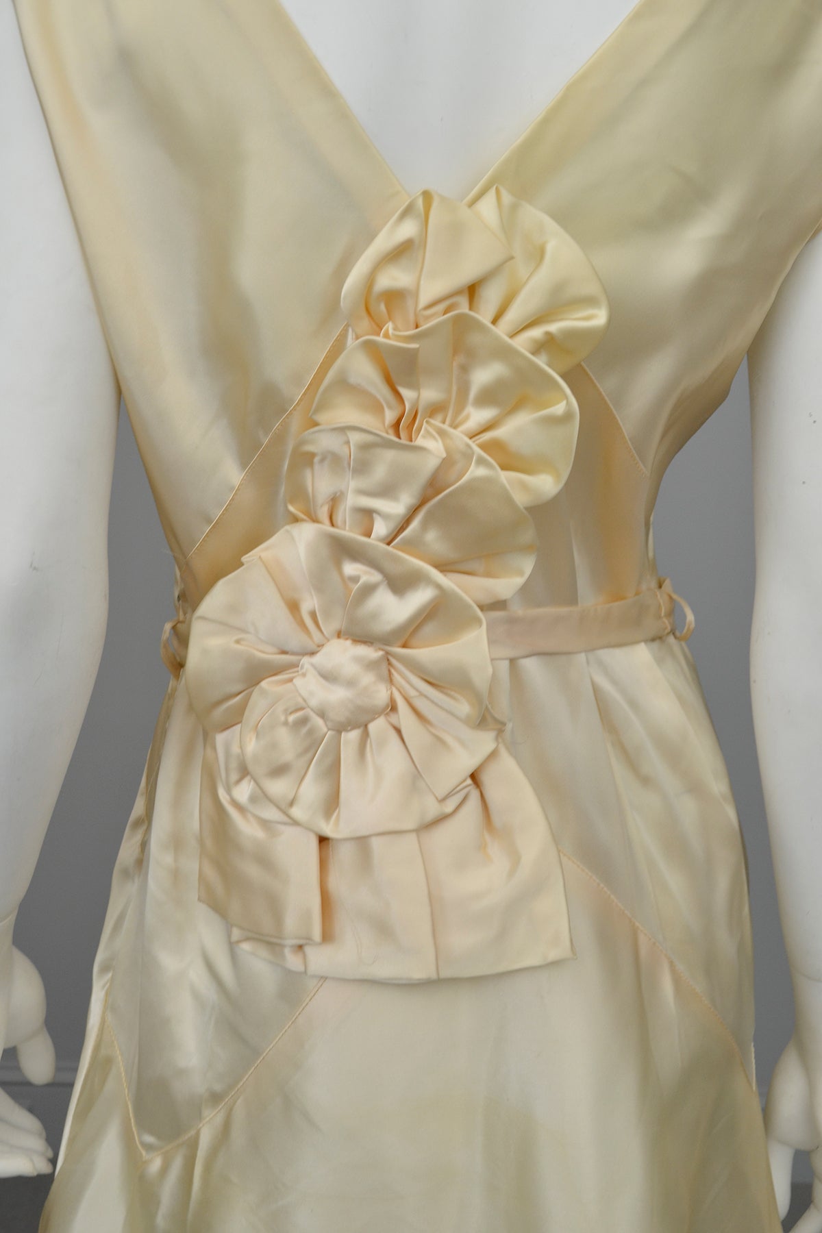cream silk dress vintage 1940s Vintage Satin Cream Lace Trim Wedding Dress Size XS fulfilled