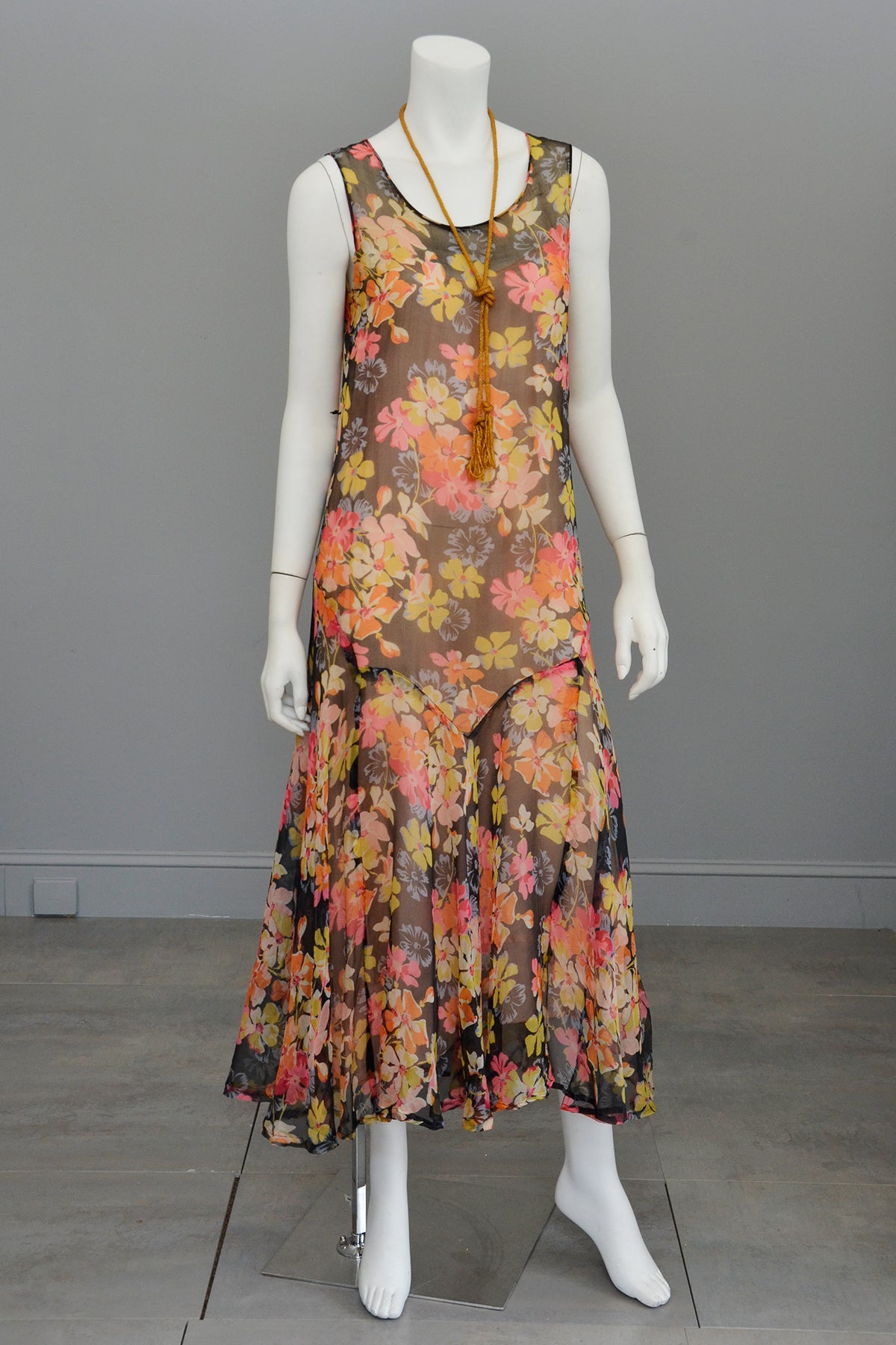 1920s 30s Pink Yellow Floral Print on Charcoal Grey Chiffon Flapper Dress 1920s 30s Pink Yellow Floral Print on Charcoal Grey Chiffon Flapper Dress