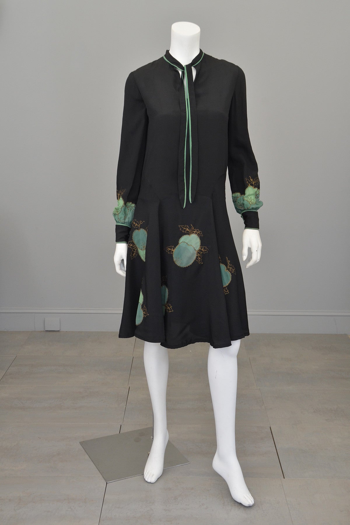 1920s Charcoal Crepe w Green Apple Appliqus Gold Thread Flapper Dress | VintageVirtuosa 1920s Charcoal Crepe w Green Apple Appliqus Gold Thread Flapper Dress | VintageVirtuosa