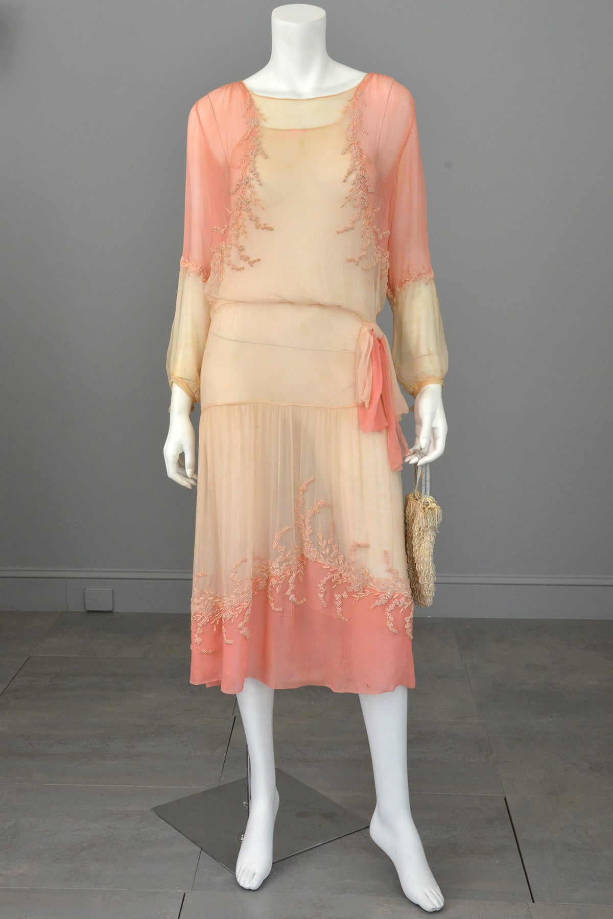 silk flat crepe dresses 1920 Party dress, Late 1920s, Printed silk crepe. Augusta Auctions. #dresshistory #fashionhistory #1920sfashion #1920s