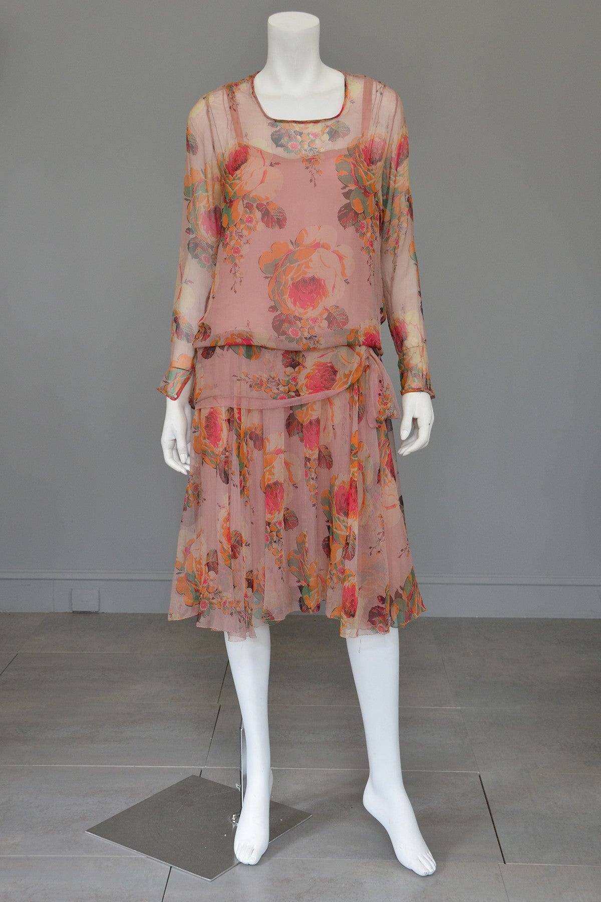 1920s Pink Floral Chiffon Flapper Dress needs TLC 1920s Pink Floral Chiffon Flapper Dress needs TLC