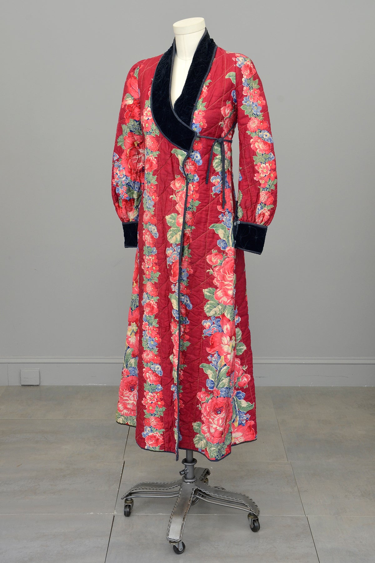 1930s Cranberry Rose Print Quilted House Coat Robe | VintageVirtuosa