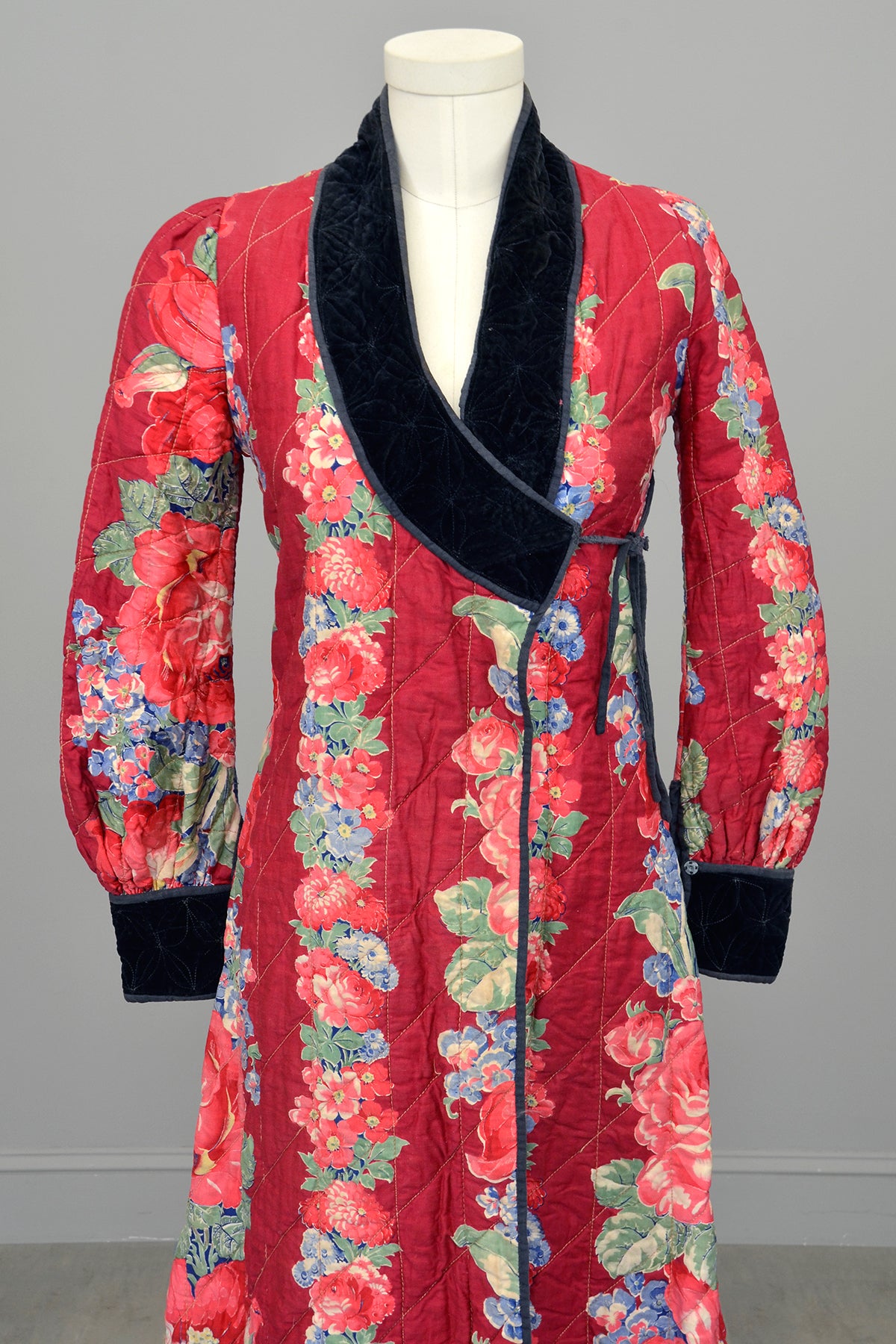 1930s Cranberry Rose Print Quilted House Coat Robe