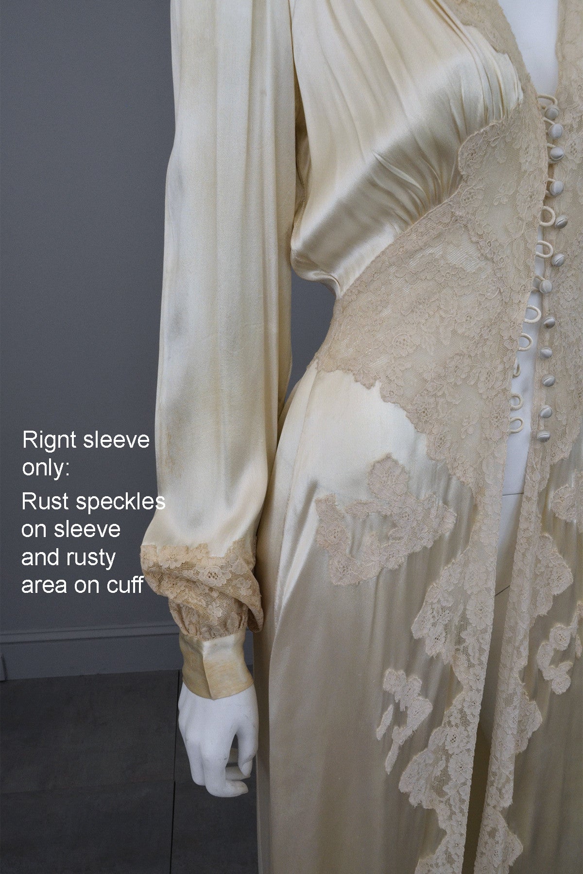 1930s vintage silk and lace robe deco negligee robe | VintageVirtuosa