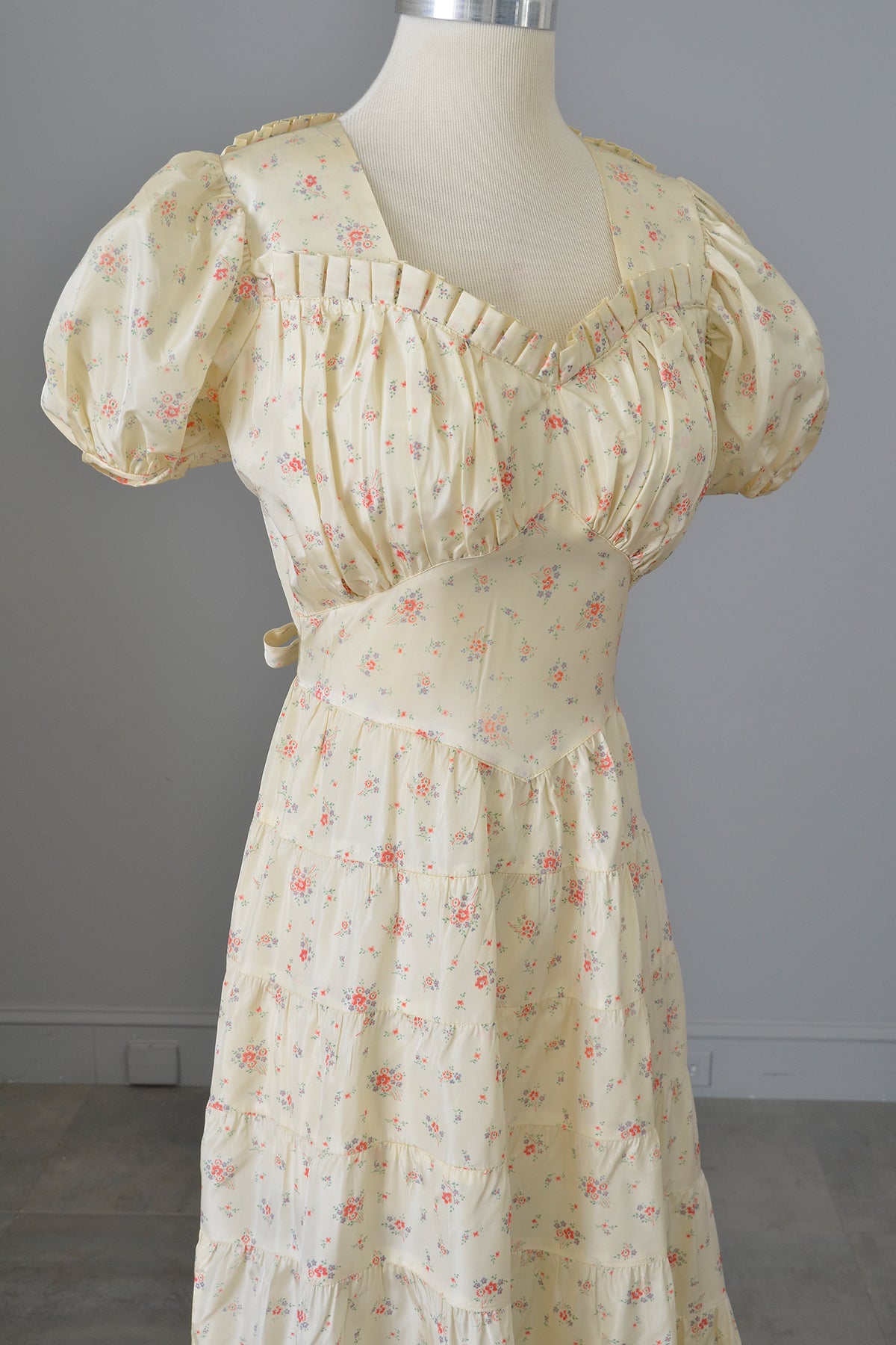 1930's Peasant Dress Tiny Flowers, Puff Sleeves, Full Tiered Skirt | Cottagecore Dress