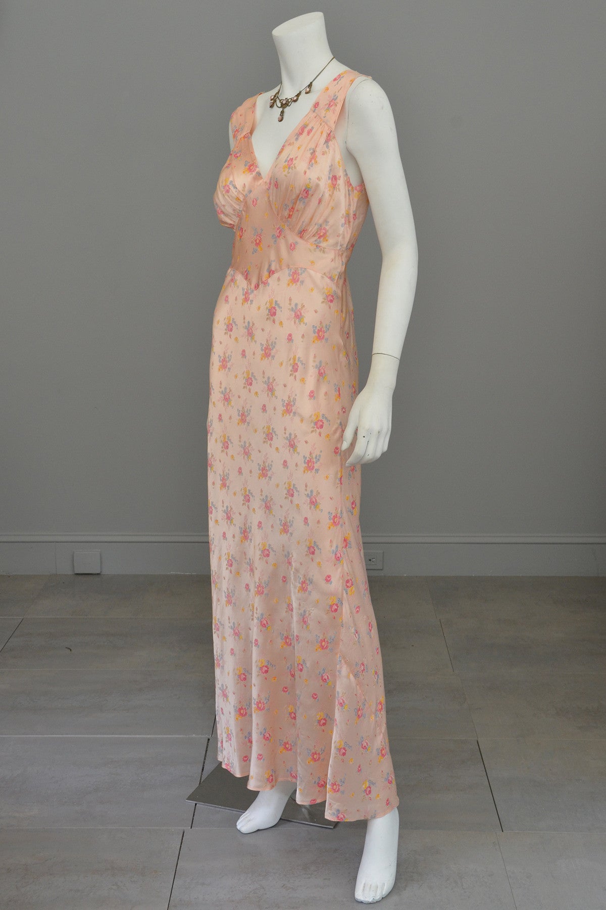 1930s Peach Floral Print Negligee Slip Dress 1930s Peach Floral Print Negligee Slip Dress