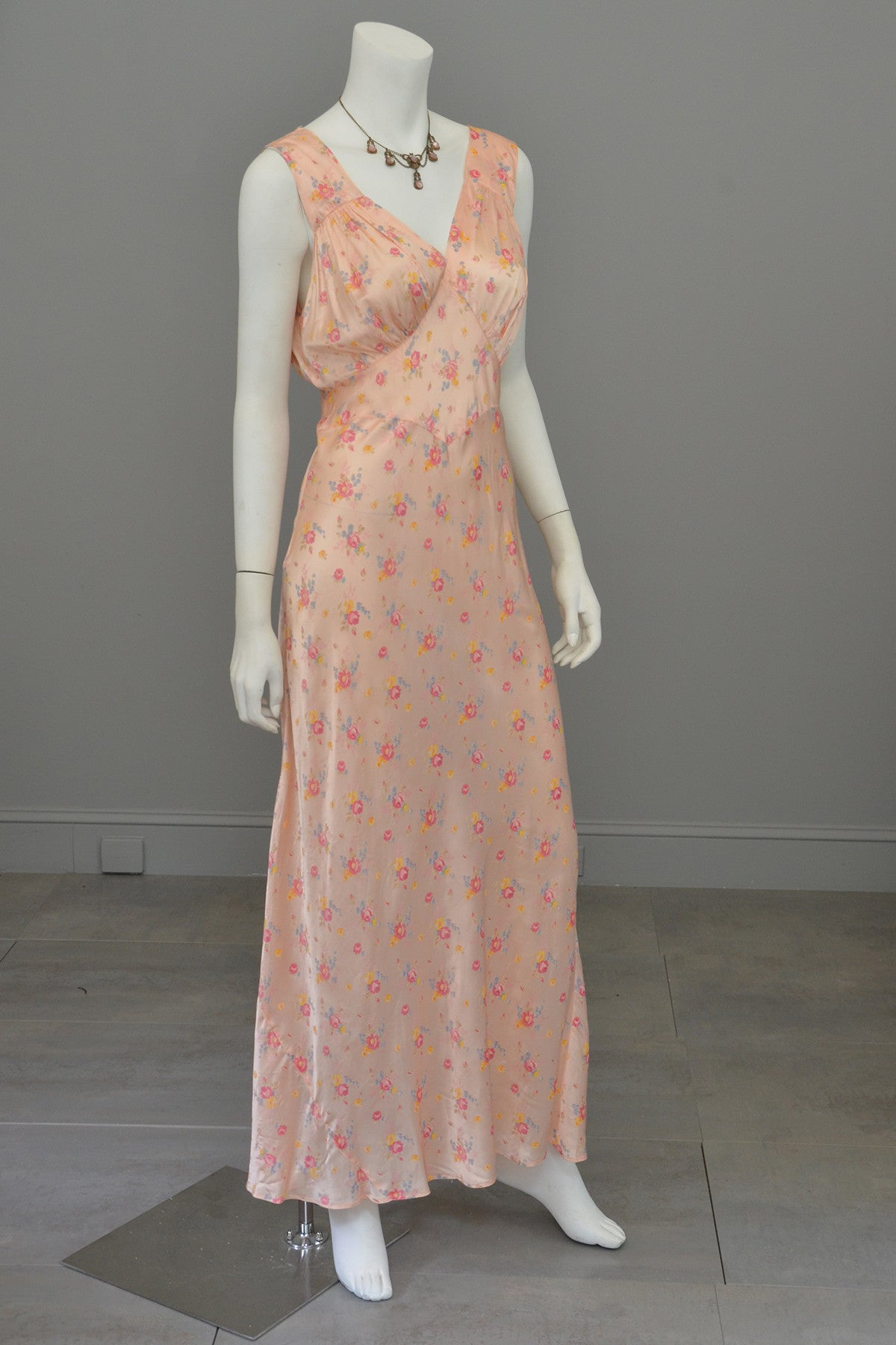 1930s Peach Floral Print Negligee Slip Dress | VintageVirtuosa 1930s Peach Floral Print Negligee Slip Dress | VintageVirtuosa