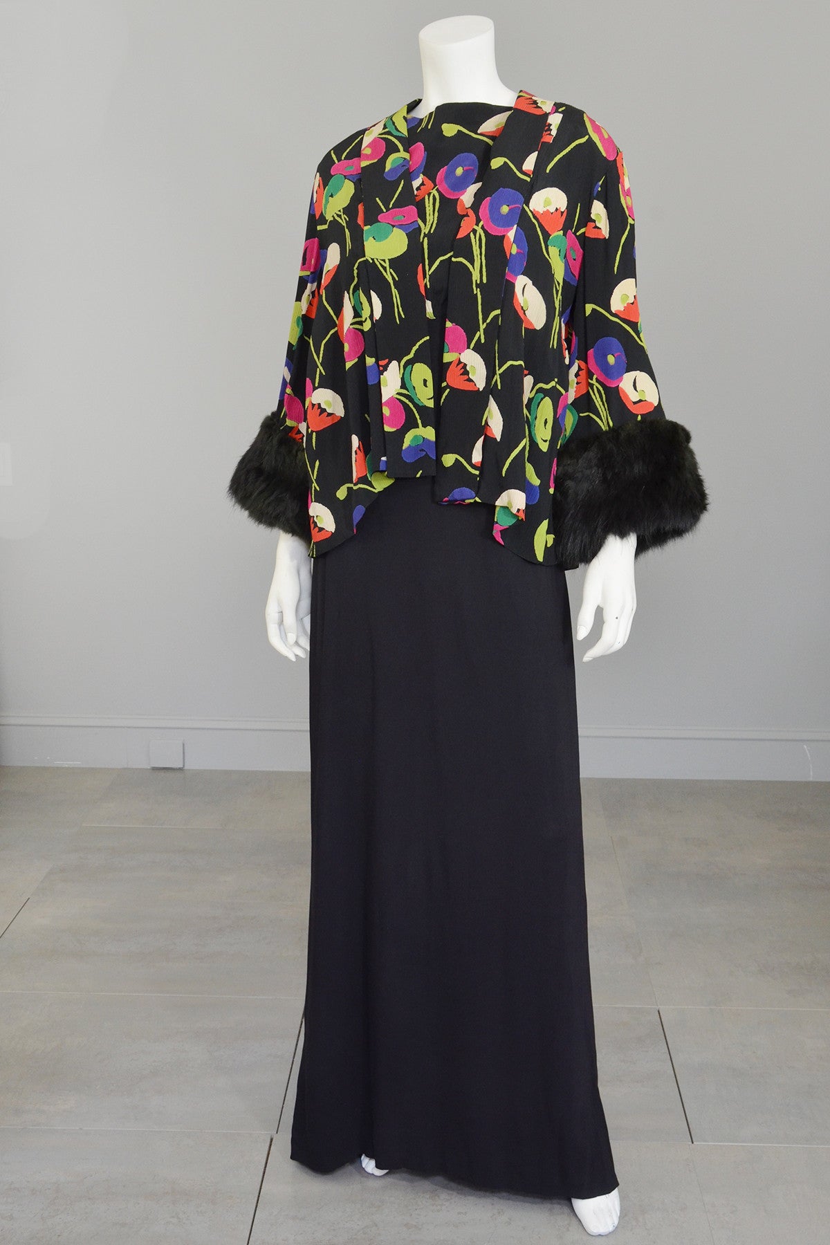 1930s Rayon Crepe Poppy Print Open Keyhole Plunge Back Gown and Matching Kimono Jacket