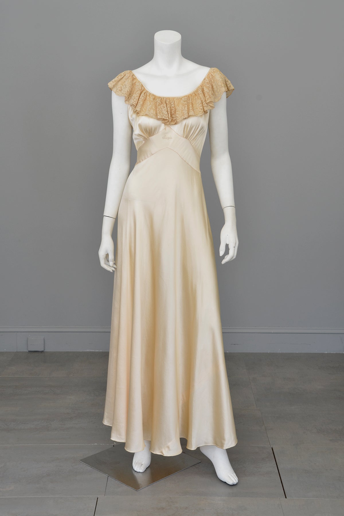 1930s Cream Silk Satin Lace Gown | Lace Flounce Negligee Gown Slip Suz ...