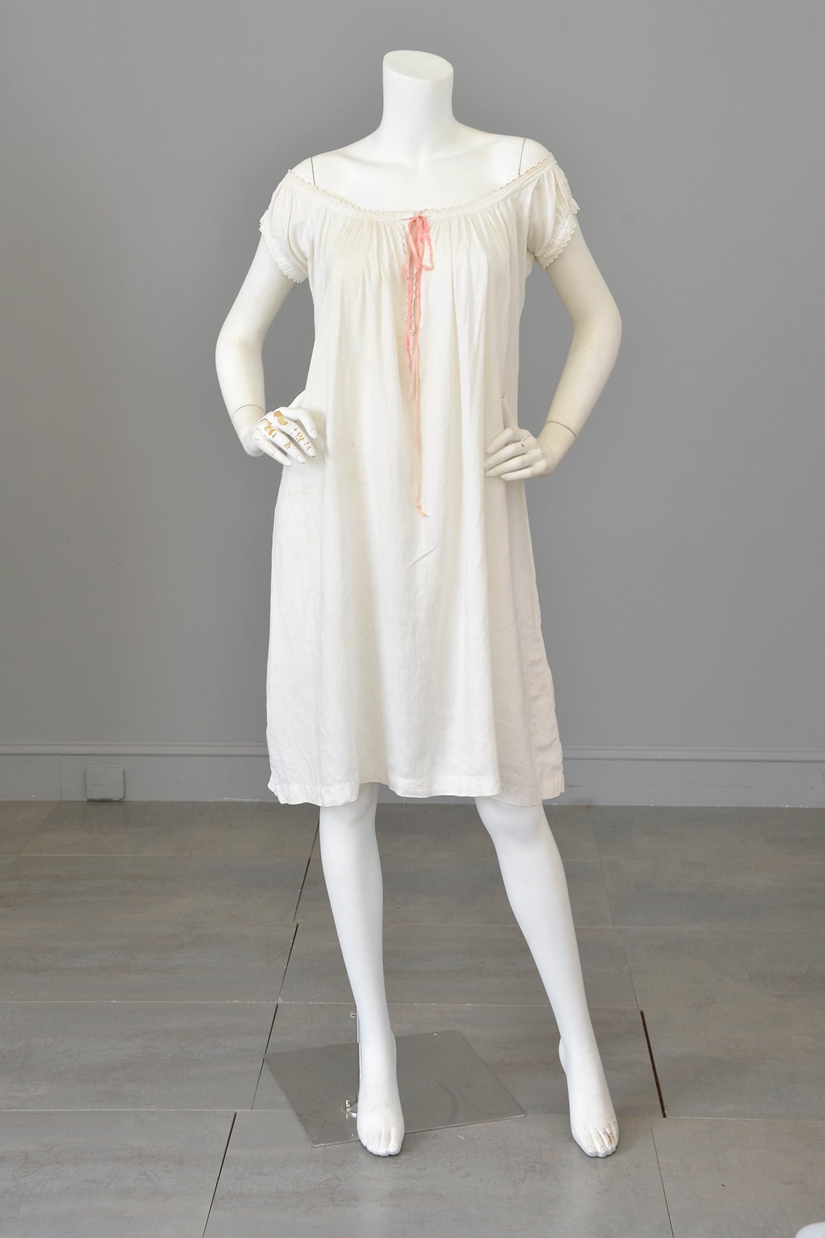 1930s White Linen/Flax Trapeze Peasant Nightie Dress | 1930s Peasant S | VintageVirtuosa 1930s White Linen/Flax Trapeze Peasant Nightie Dress | 1930s Peasant S | VintageVirtuosa