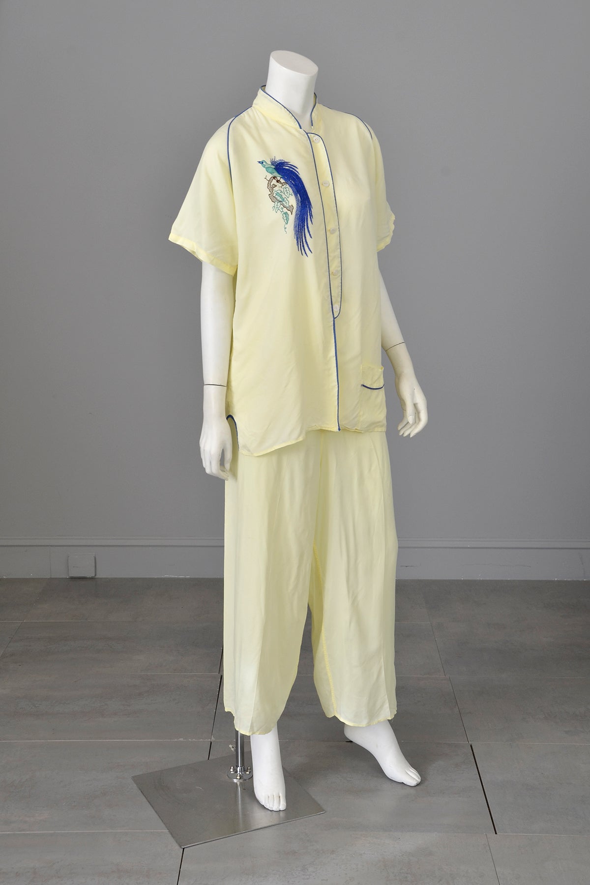 1940s 50s Peacock BIRD Embroidered Lemon Sorbet Pajamas | Unisex Vintage Lounging Pajamas
