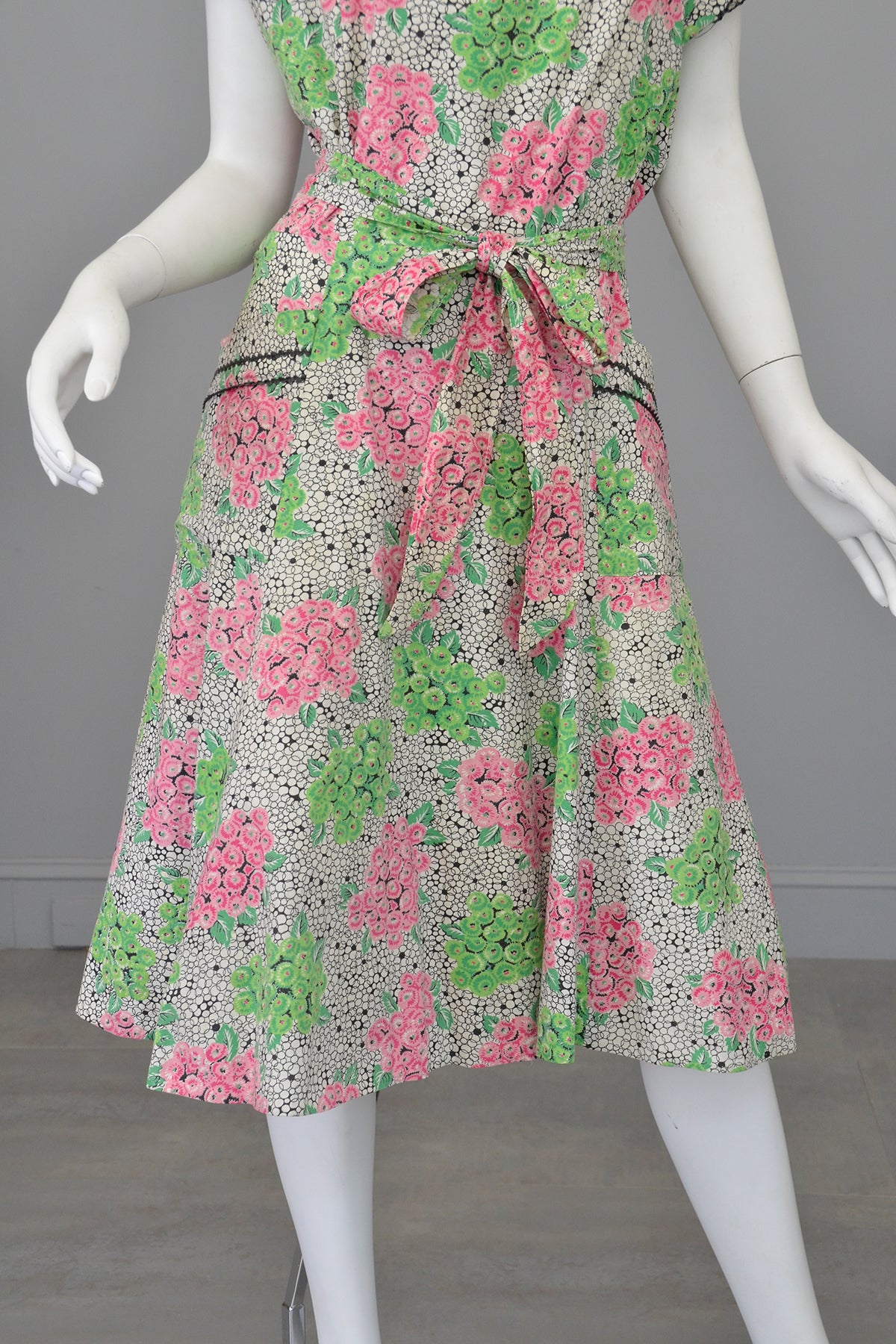 1940s 50s Pink Green Hydrangea Print Wrap House Dress