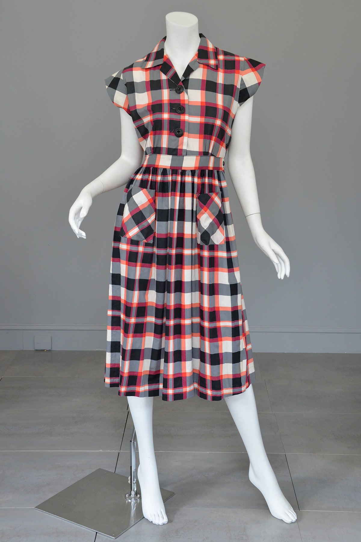 plaid dress red and black Late 1940s Early 50s Red White Black Plaid Dress Patch Pockets