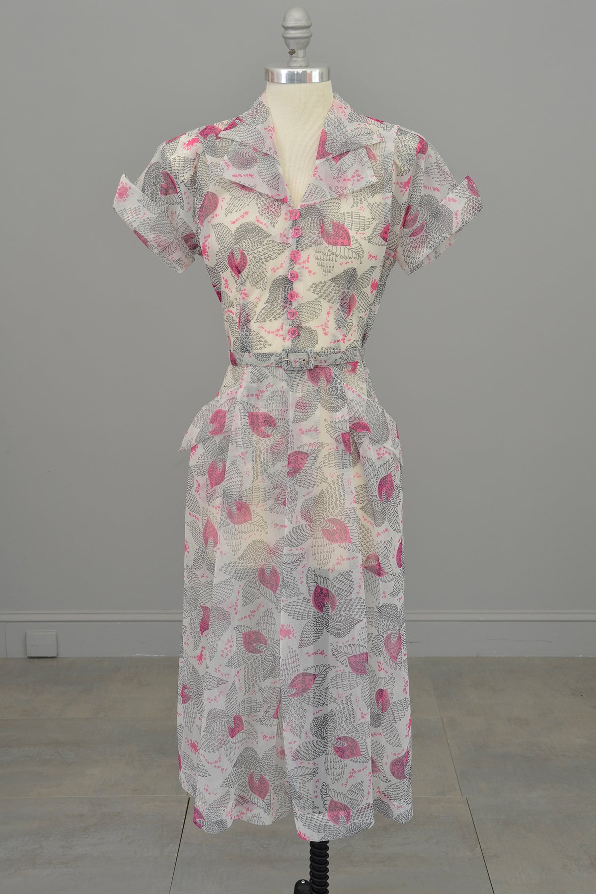 1940s Hot Pink Retro Novelty Print Dress w Pockets + Double Collar