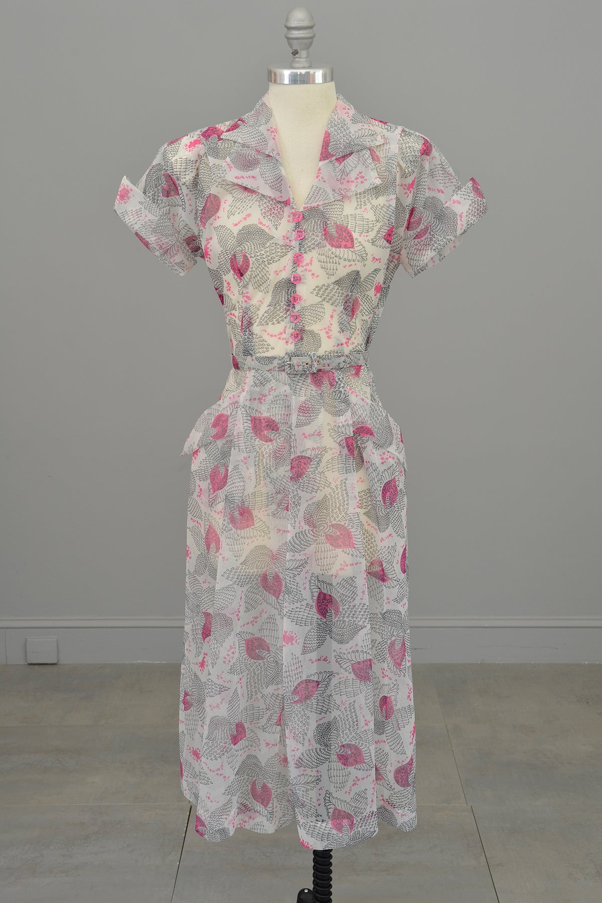 1940s Hot Pink Retro Novelty Print Dress w Pockets + Double Collar | VintageVirtuosa 1940s Hot Pink Retro Novelty Print Dress w Pockets + Double Collar | VintageVirtuosa