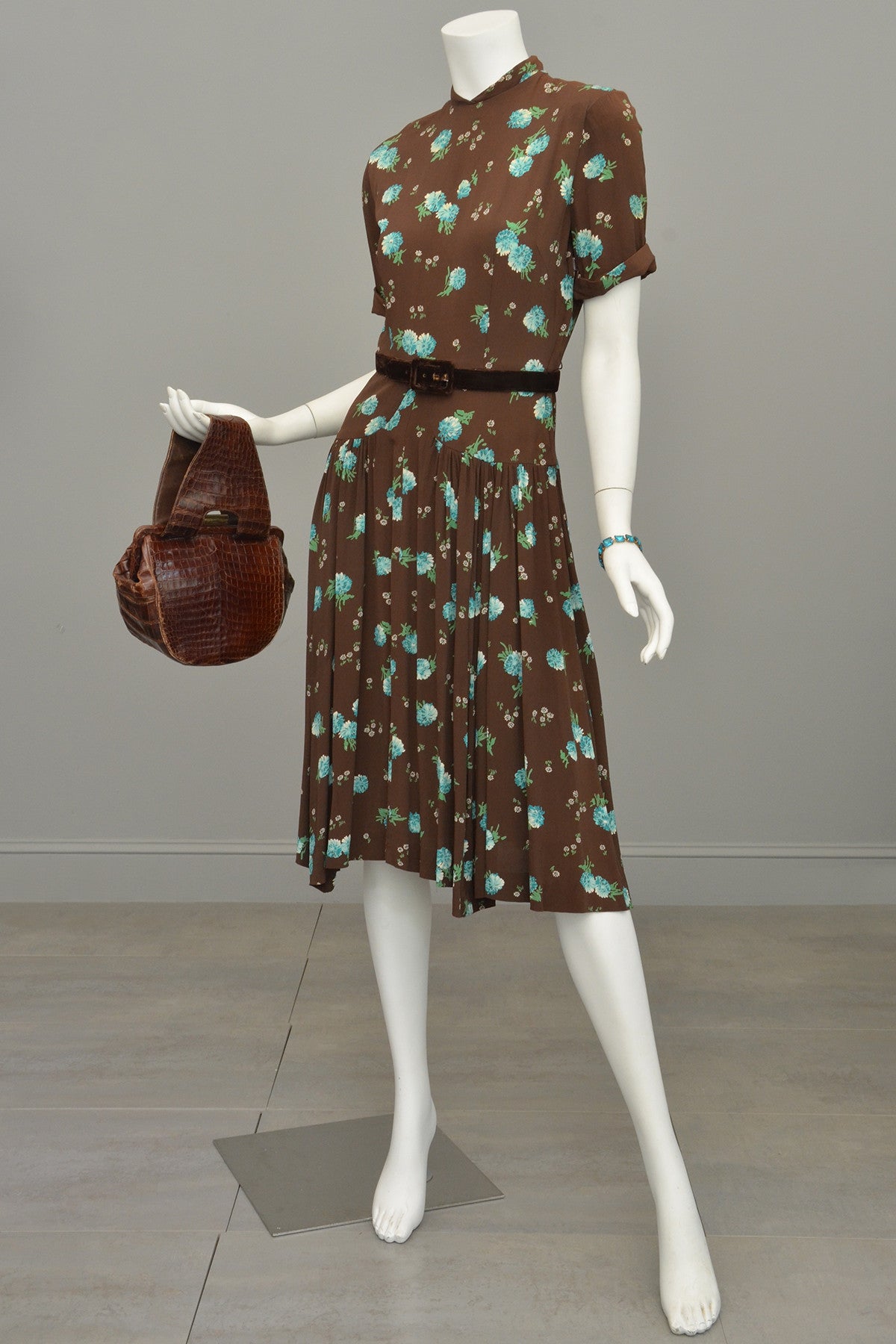 1940s Novelty Print Dress Brown Aqua Floral Print Pleated Dress | VintageVirtuosa 1940s Novelty Print Dress Brown Aqua Floral Print Pleated Dress | VintageVirtuosa