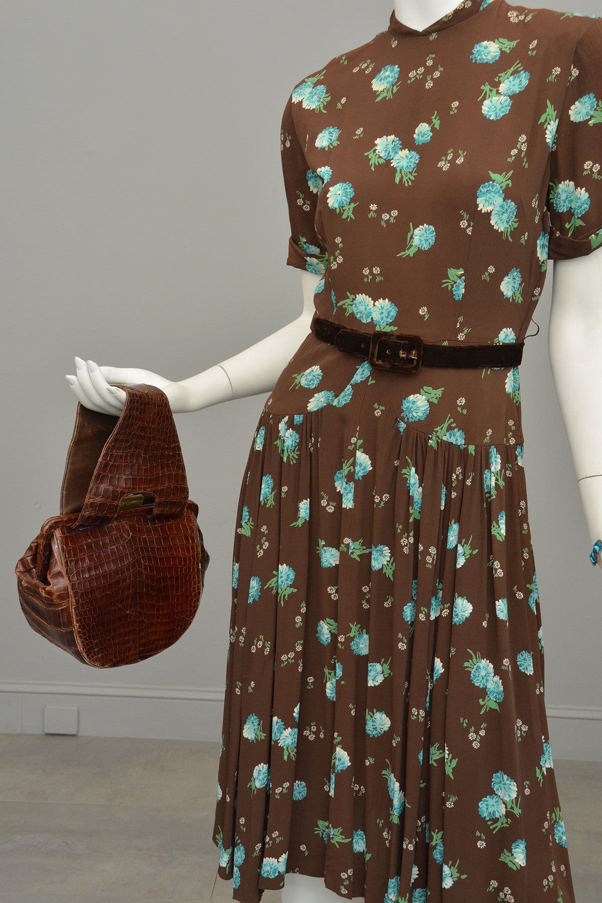 1940s Novelty Print Dress Brown Aqua Floral Print Pleated Dress | VintageVirtuosa 1940s Novelty Print Dress Brown Aqua Floral Print Pleated Dress | VintageVirtuosa