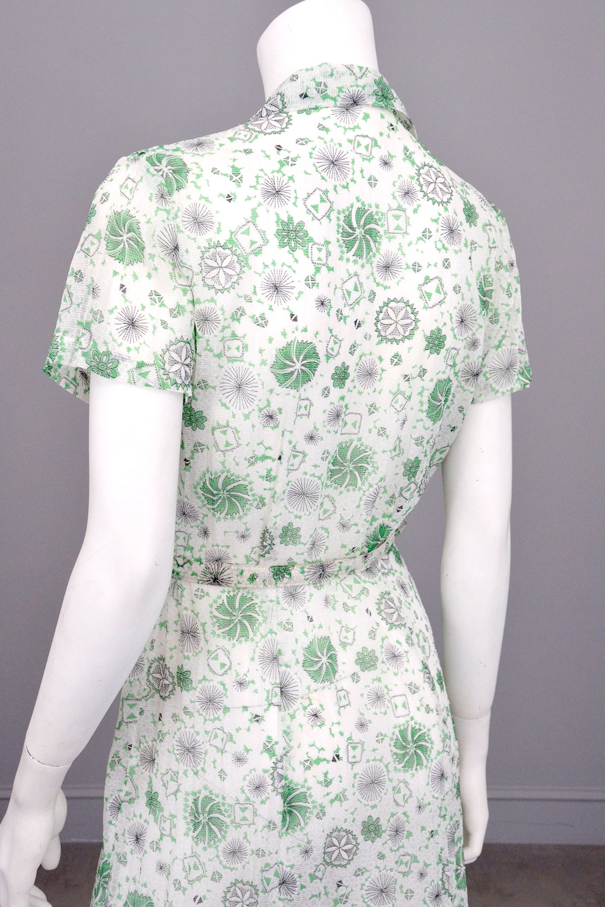 1940s White Sheer 'Seersucker' Spider Web Atomic Print Dress | 1940s Dress