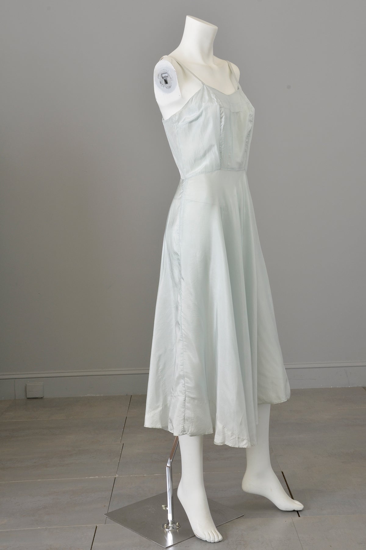 1940s Pale Blue Medallion + Bow Print Puff Sleeve Semi-Sheer Dress and | VintageVirtuosa 1940s Pale Blue Medallion + Bow Print Puff Sleeve Semi-Sheer Dress and | VintageVirtuosa