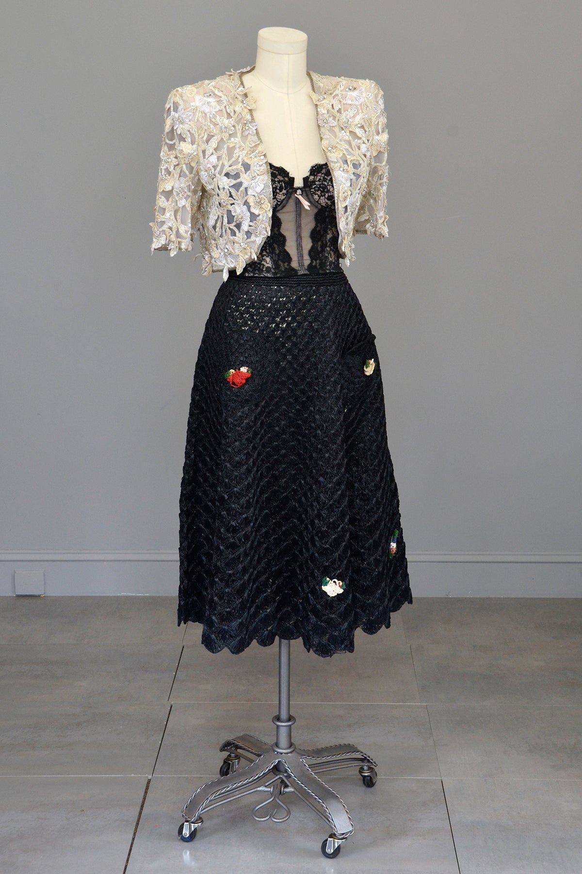 1950s Black Raffia Skirt, Size L