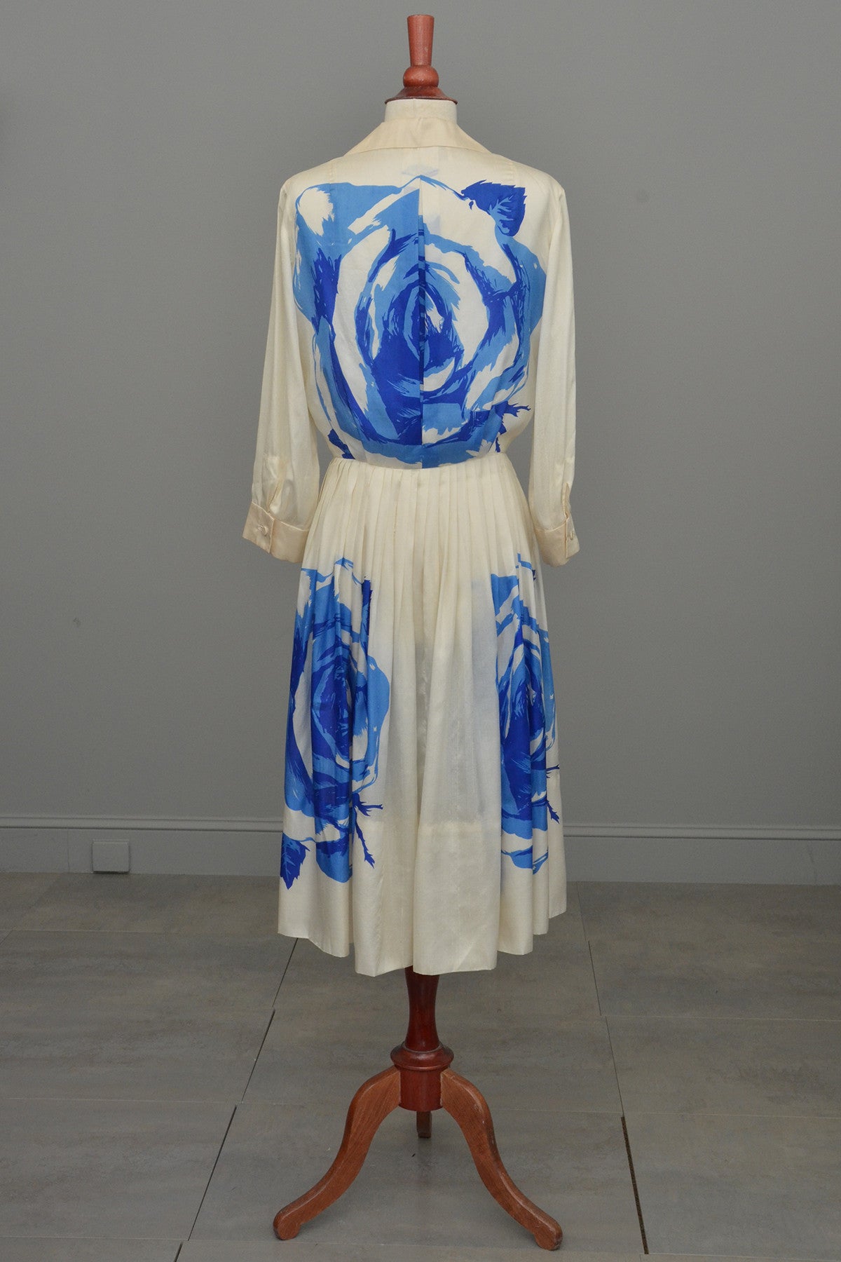 RESERVED Vintage 1950's Blue White Cabbage Rose Print Silk Dress | VintageVirtuosa RESERVED Vintage 1950's Blue White Cabbage Rose Print Silk Dress | VintageVirtuosa
