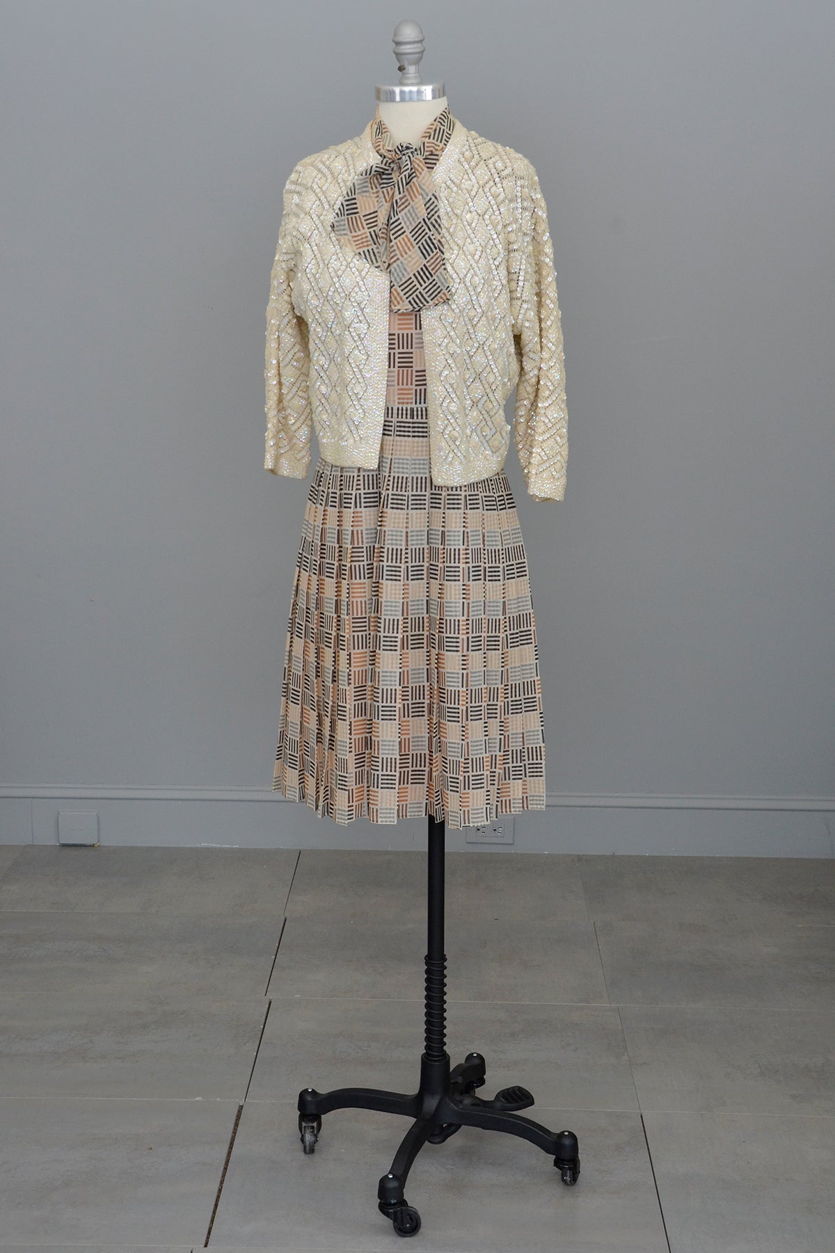 Retro 1950s Cream Geometric Knit Wool Sparkly Sequin Sweater