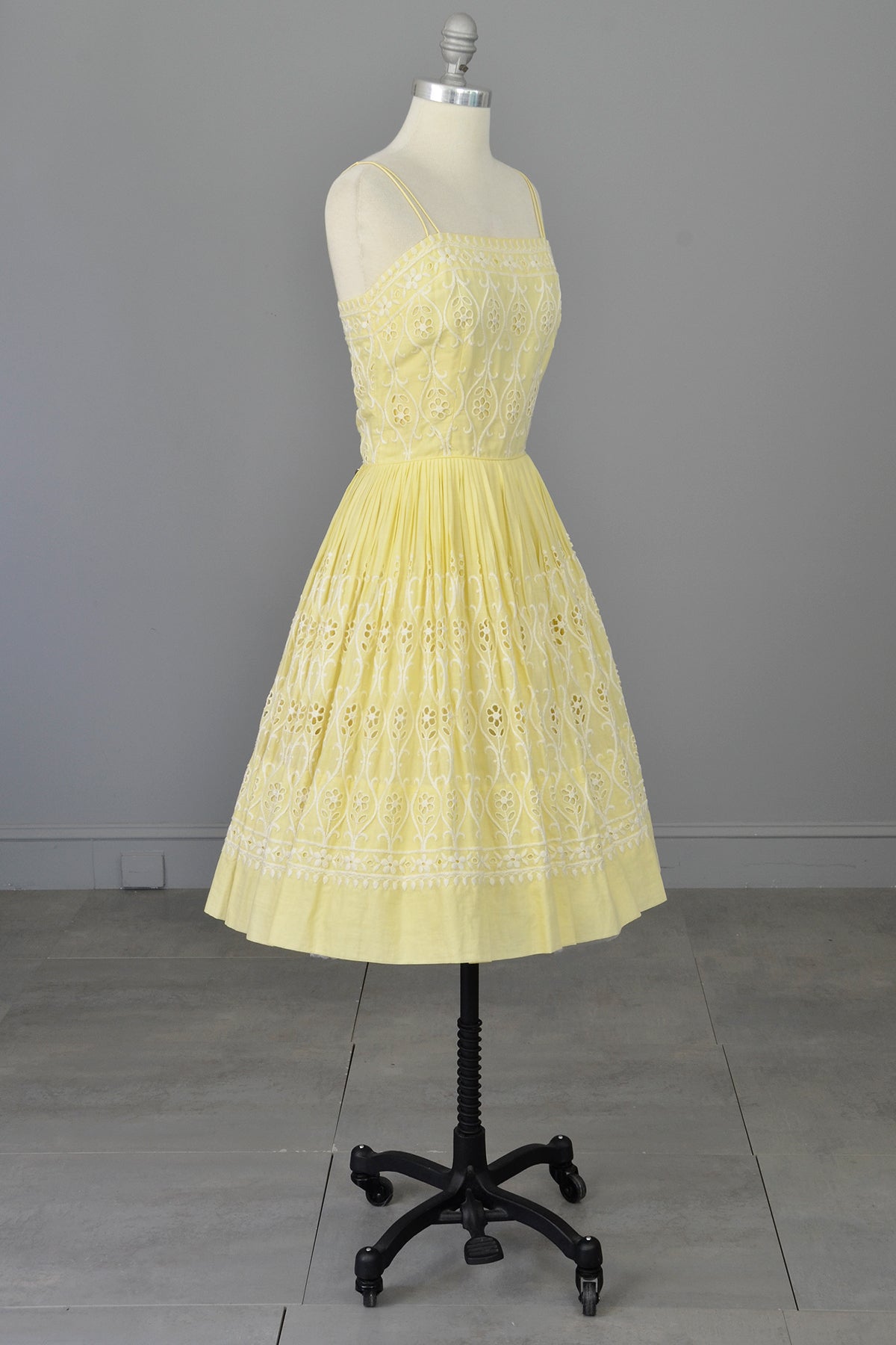 1950s Pale Yellow Embroidered Patio Dress | Pleated Full Skirt | Pinup 1950s Pale Yellow Embroidered Patio Dress | Pleated Full Skirt | Pinup