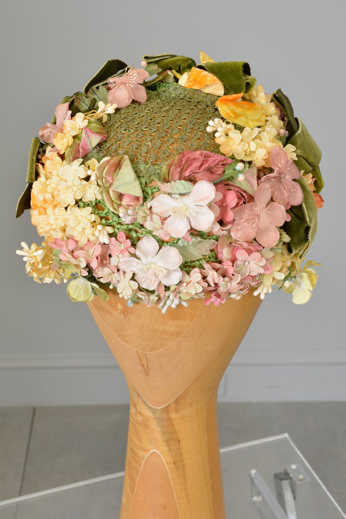 1950s Autumn Cascading Flowers Velvet Bows Crochet Garden Hat