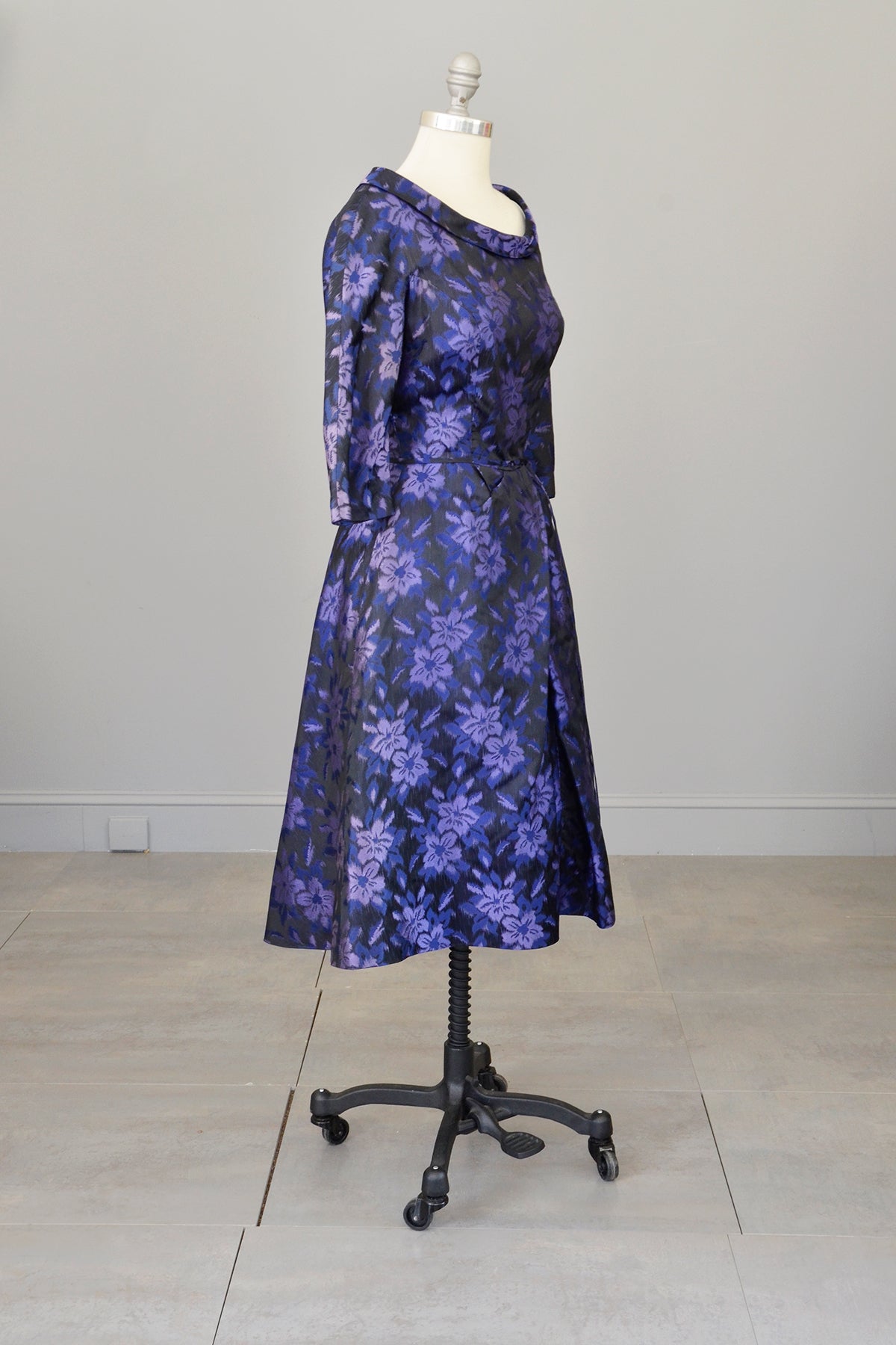 1950s 60s Black Purple Floral Print Office Party Dress