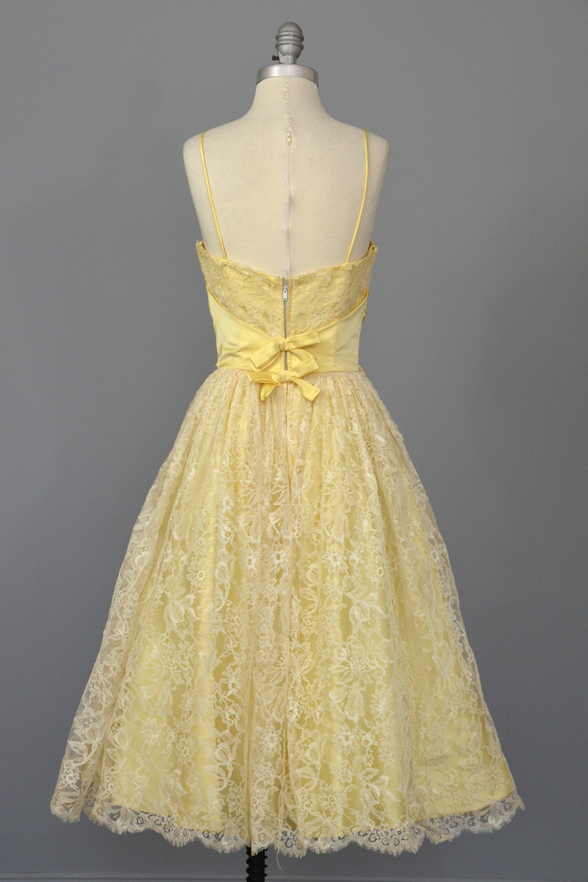 1950s White Lace Buttercup Party Prom Dress