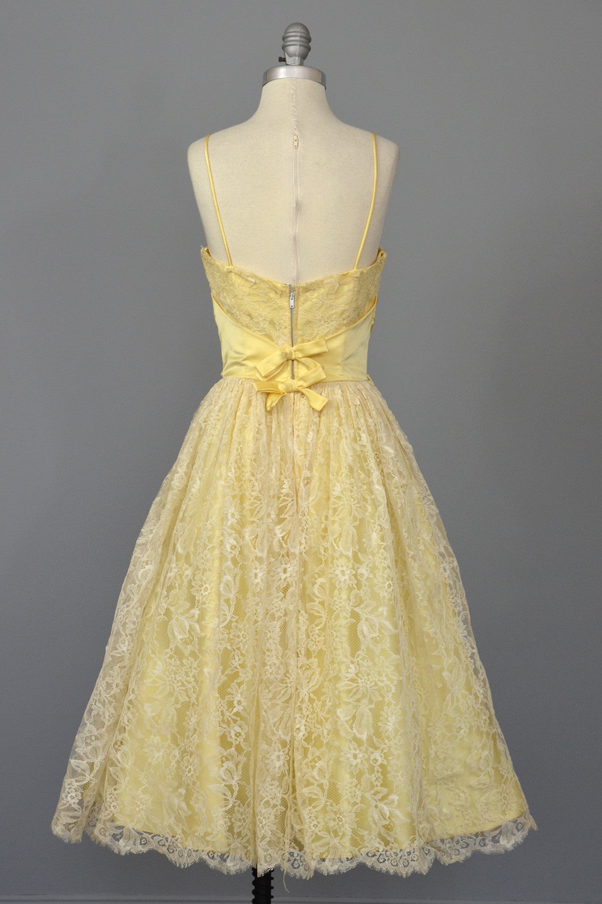 1950s White Lace Buttercup Party Prom Dress | VintageVirtuosa 1950s White Lace Buttercup Party Prom Dress | VintageVirtuosa