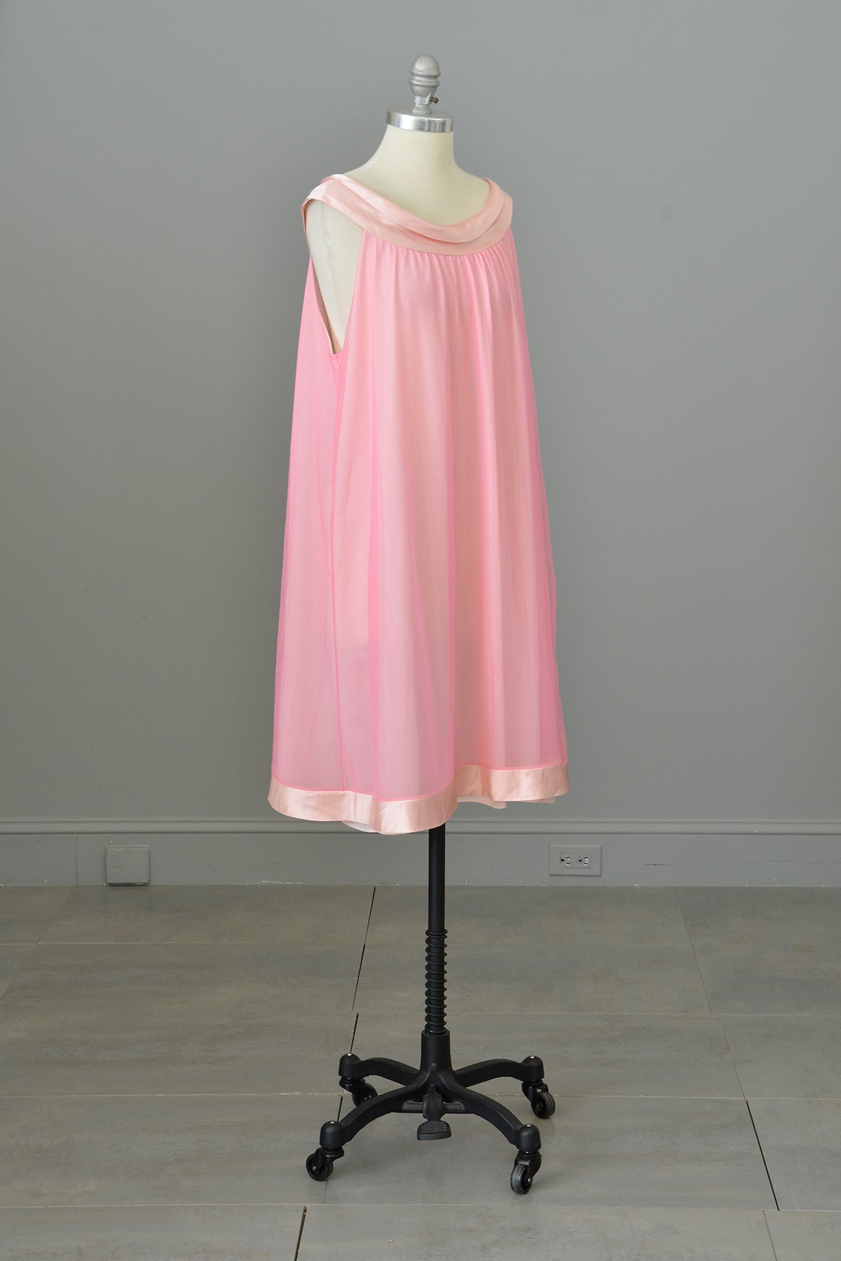 1960s Mod Hot Pink Nightie with Satin Drape