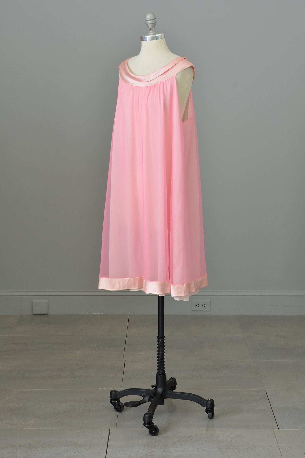 1960s Mod Hot Pink Nightie with Satin Drape