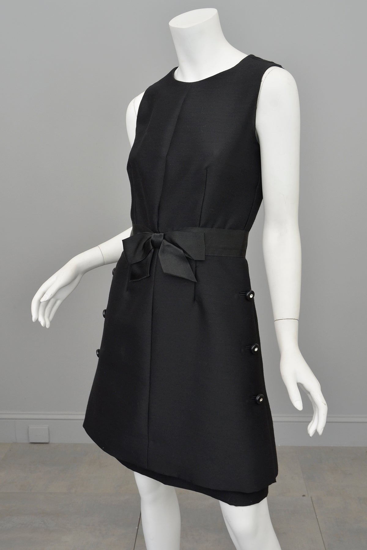 1960s MOD Little Black Dress with Crystal Buttons and 'Peplum' Skirt | VintageVirtuosa 1960s MOD Little Black Dress with Crystal Buttons and 'Peplum' Skirt | VintageVirtuosa