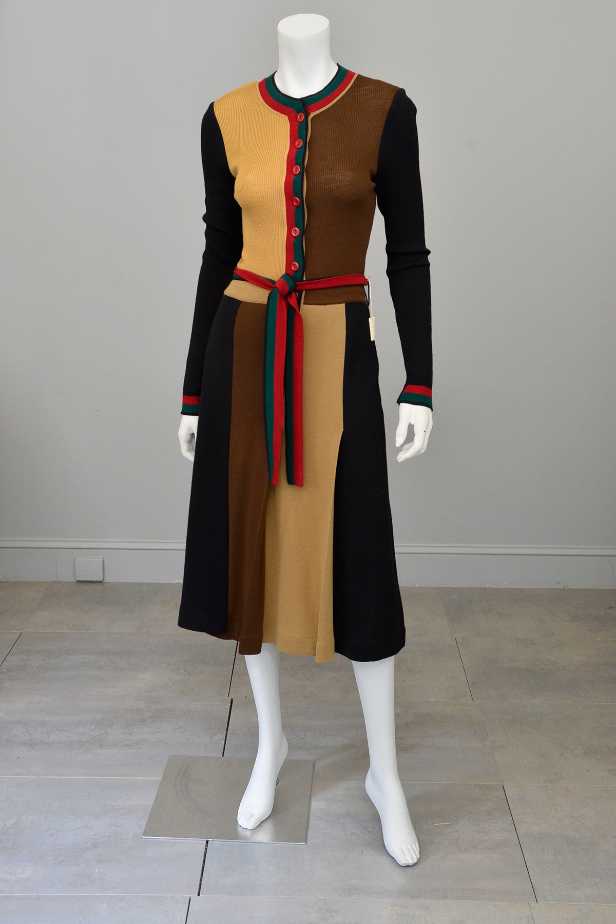1970s MOD Colorblock Knit Dress Black, Camel, Brown | VintageVirtuosa 1970s MOD Colorblock Knit Dress Black, Camel, Brown | VintageVirtuosa