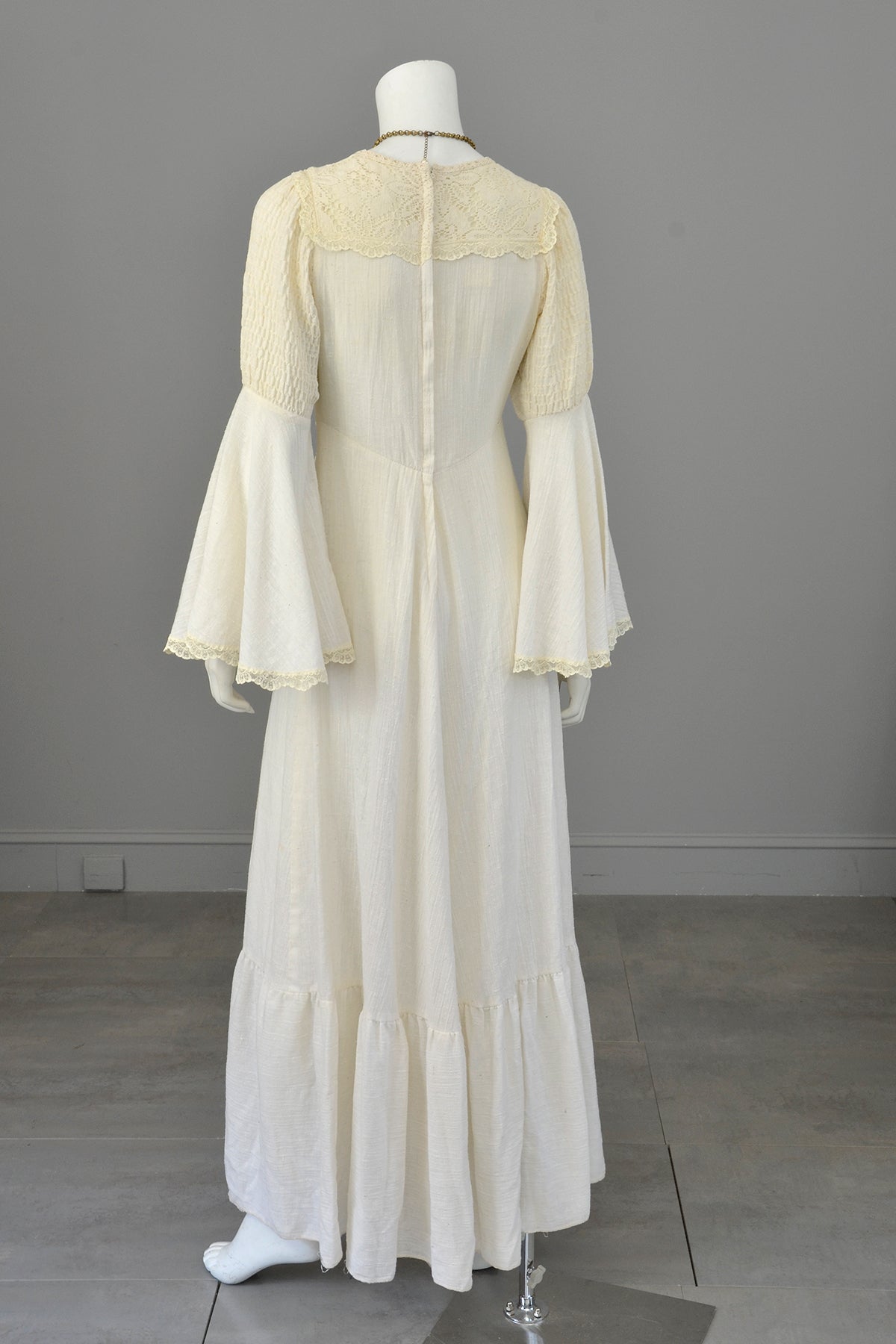 1970s Vintage Renaissance Victorian Revival Peasant Prairie Dress by J | VintageVirtuosa 1970s Vintage Renaissance Victorian Revival Peasant Prairie Dress by J | VintageVirtuosa