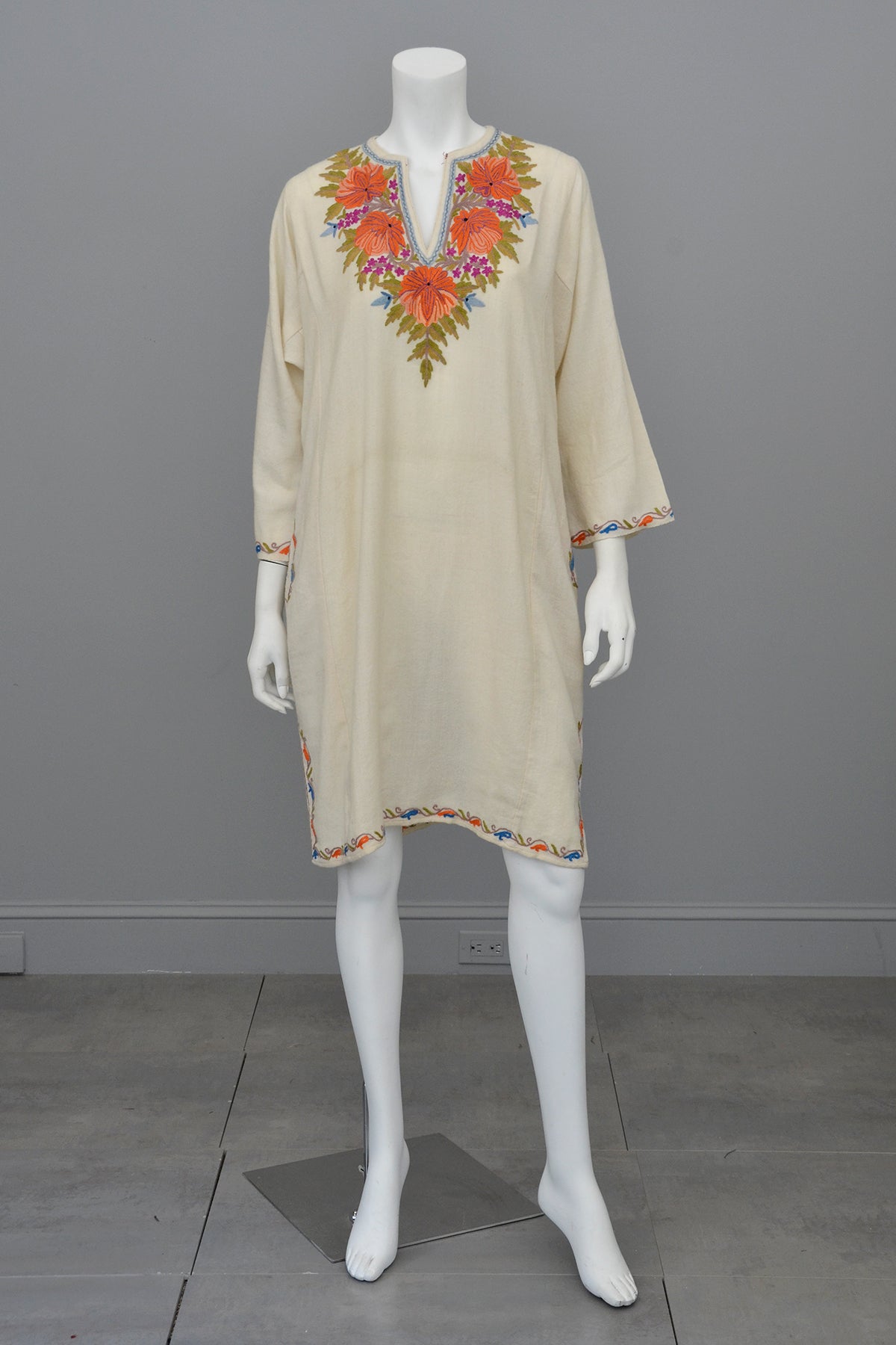 1970s Embroidered Off-White Wool Tunic Caftan Dress, Size L