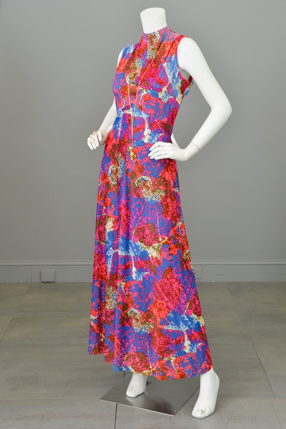 1970s Vibrant Fuchsia Pink Purple Atomic Print Jersey Maxi Dress | VintageVirtuosa 1970s Vibrant Fuchsia Pink Purple Atomic Print Jersey Maxi Dress | VintageVirtuosa